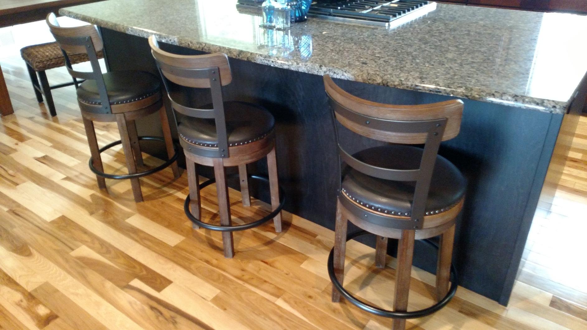 Signature Design by Ashley 1-Piece Swivel Counter Height Bar Stool, Gray customer photo 1