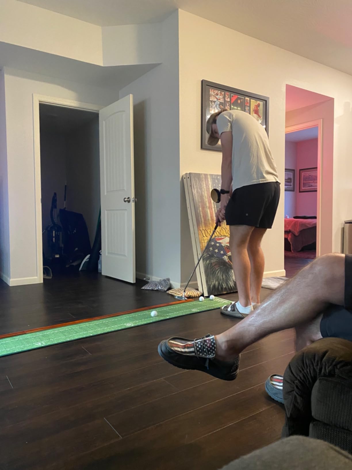 GimYaa Golf Putting mat Green Indoor and Outdoor with Auto Ball Return,Game Practice Golf Gifts for Home, Office, Backyard Indoor Golf and Outdoor Use, Crystal Velvet Mat customer photo 2