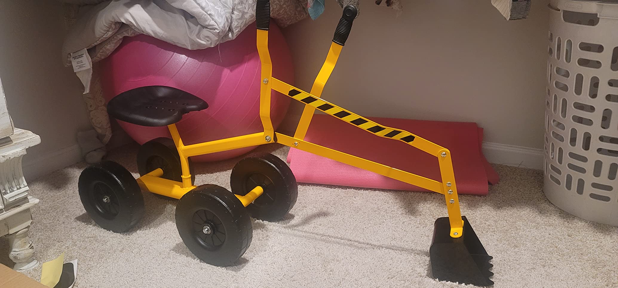 Albott Kids Ride-On Sand Digger Excavator Toy with 8-Inch Wheels customer photo 1