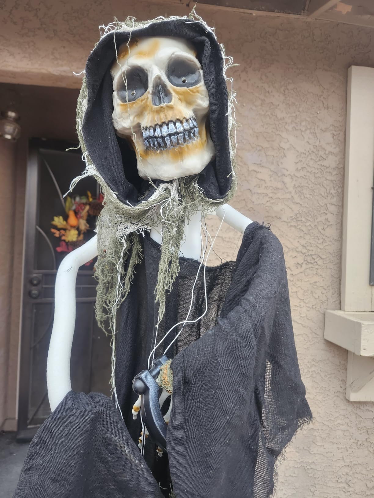 JOYIN Halloween Decorations Outdoor Life Size Animatronics Grim Reaper with Chain, Sound-Actived Party Decor with Creepy Sound, Scary Haunted House Props for Garden Yard Lawn customer photo 1