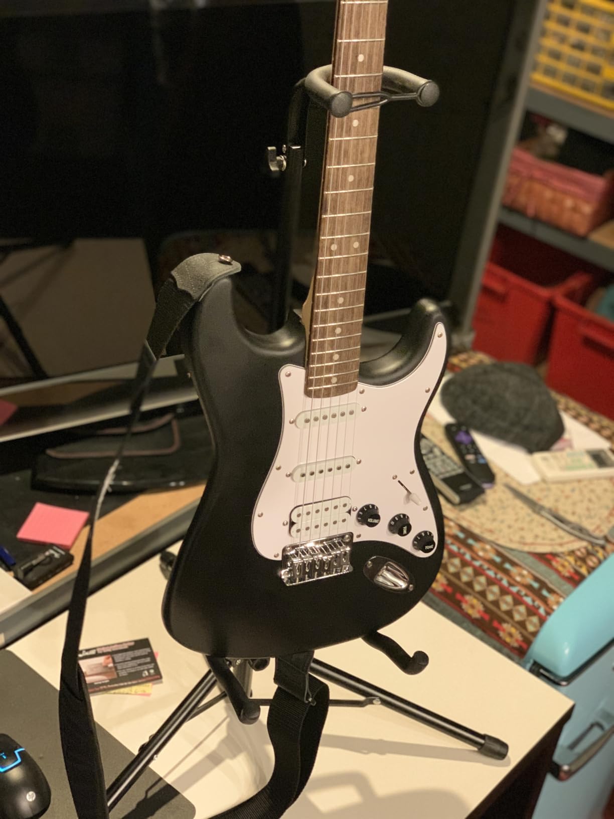 CAHAYA Guitar Stand Floor Folding Universal Adjustable Guitar Tripod Holder customer photo 2