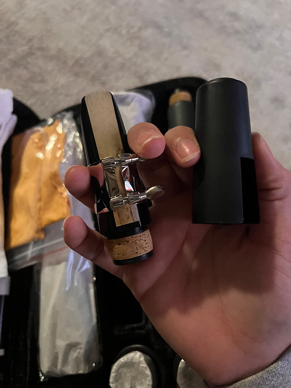 Glory GLY-PBK Professional Ebonite Bb Clarinet with 10 Reeds, Stand, Hard Case, Cleaning Cloth, Cork grease, Mouthpiece Brush and Pad Brush, Black customer photo 2