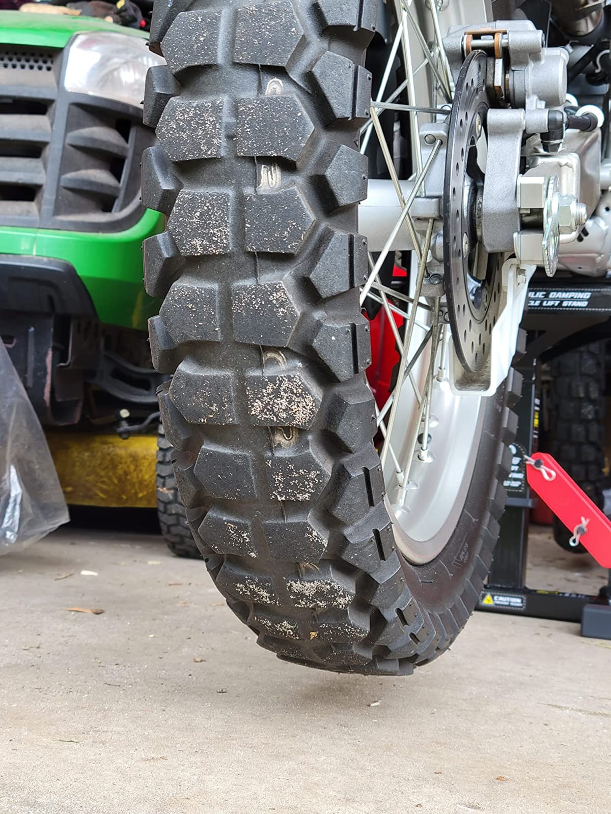 Hydraulic Dirt Bike Stand 1000lbs for Motorcycle Maintenance Oil Change customer photo 2