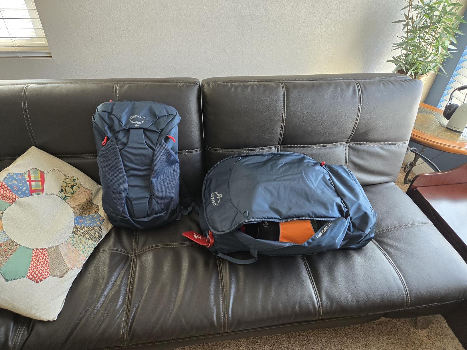 Osprey Farpoint 40L Men's Travel Backpack, Tunnel Vision Grey customer photo 2