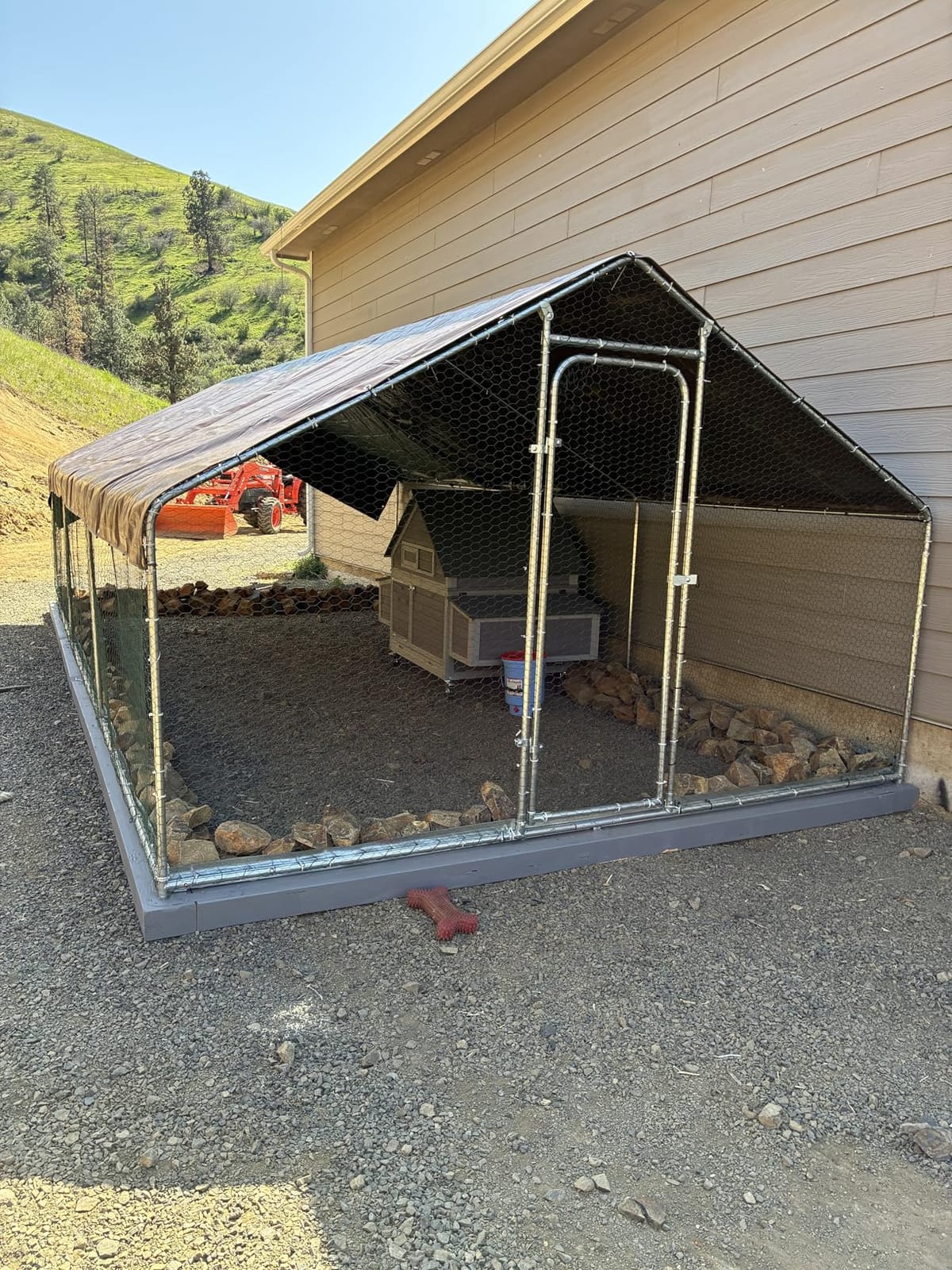 LEMBERI 20x10 FT Extra Large Metal Chicken Coop, Walk-in Run customer photo 2