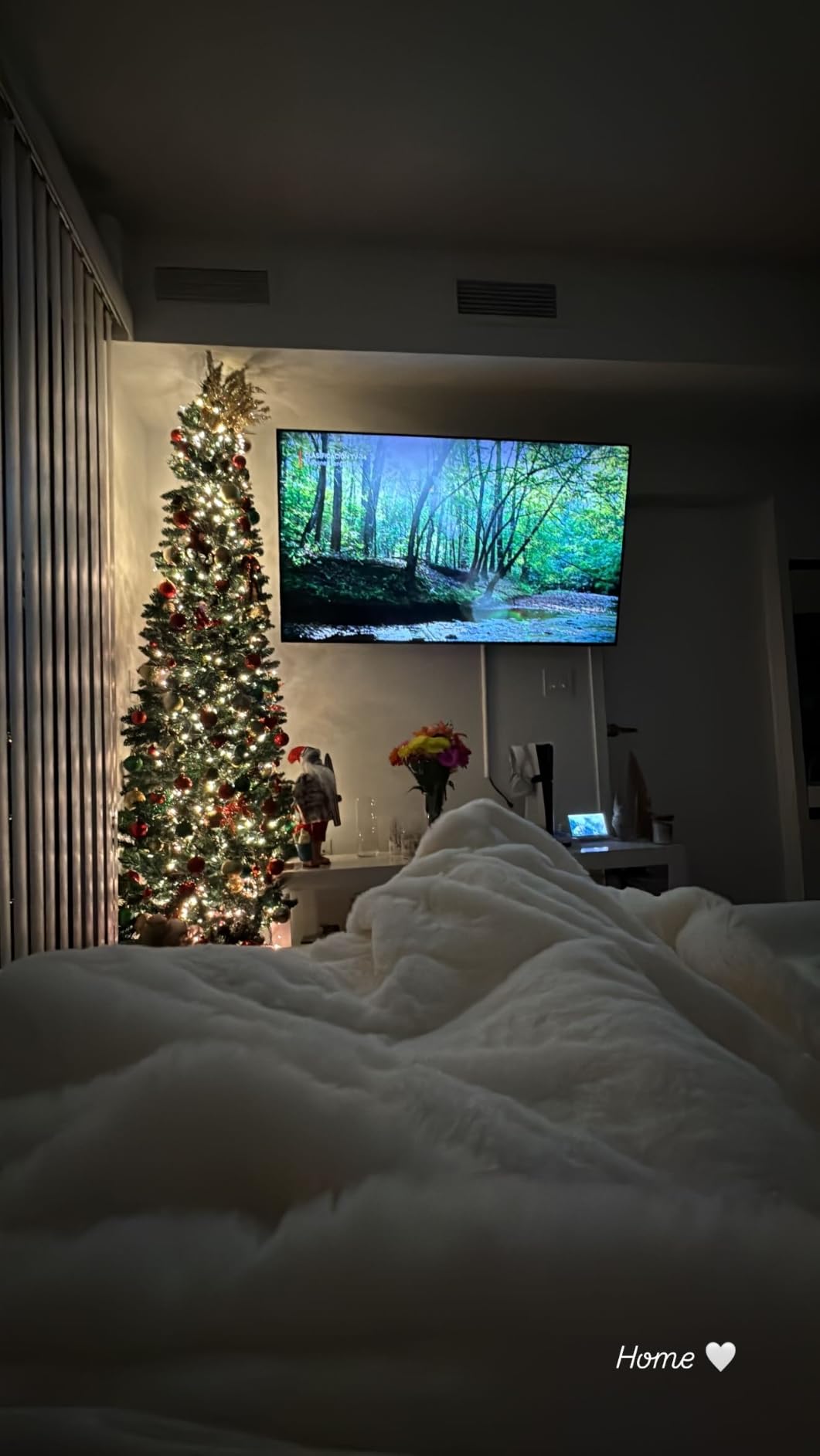 HAPPYGRILL 5FT Pencil Christmas Tree Slim Xmas Tree Unlit Skinny Artificial Christmas Tree with Foldable Metal Stand PVC Material Leaves customer photo 2