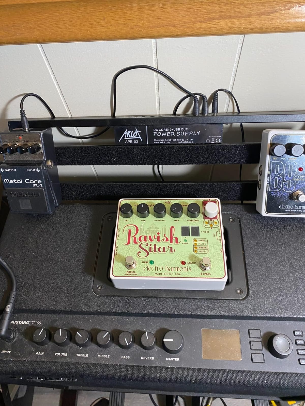 AKLOT Guitar Pedal Board with Built-in Power Supply Guitars Effect Pedalboard Aluminium Alloy Power Supply 19