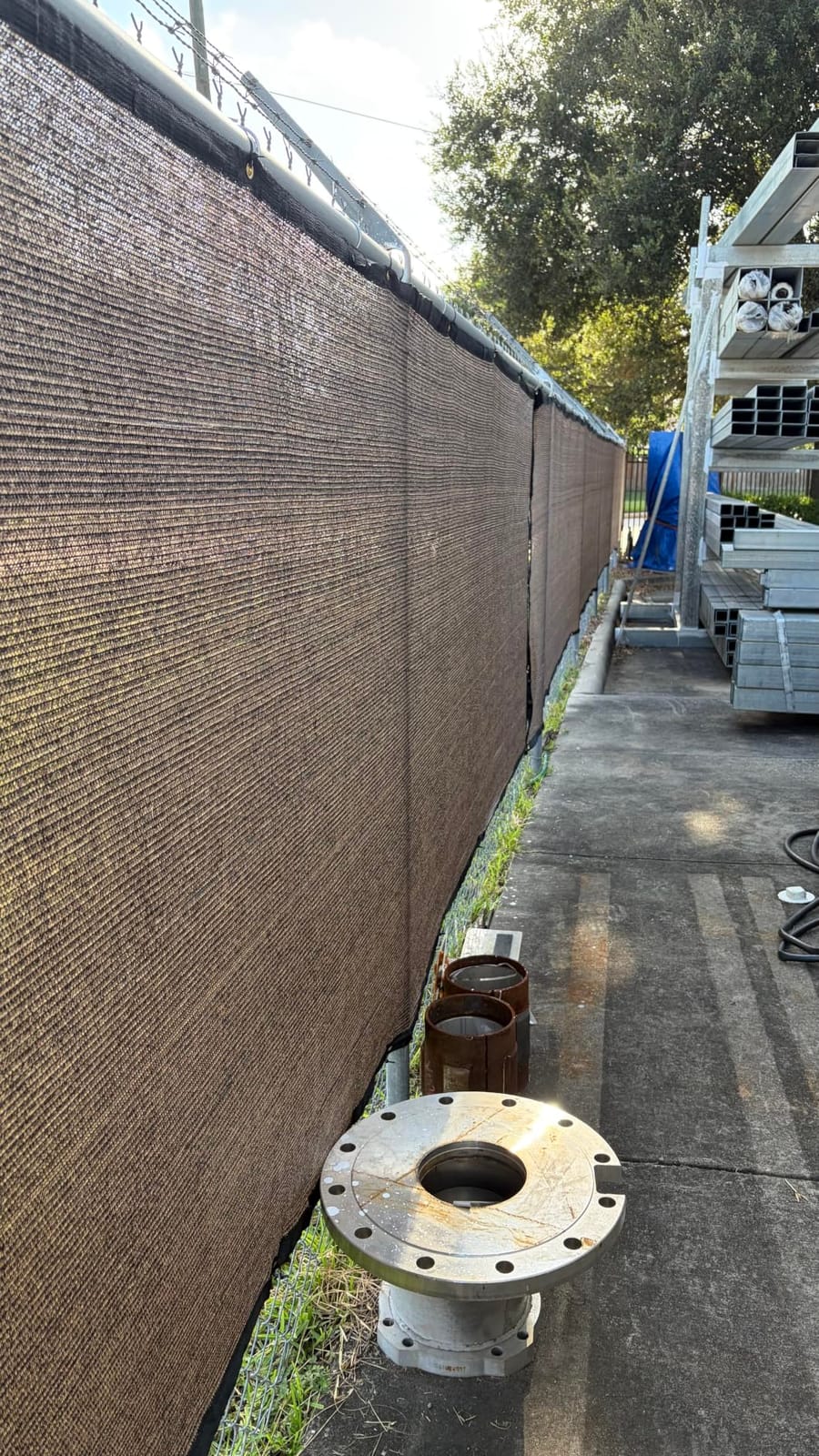 5ftx50ft Fence Privacy Screen Heavy Duty 170 GSM Windscreen & Dustproof Fabric Privacy Screen Covering Mesh Fencing for Outdoor Patio, Balcony, Pool Deck, Brown customer photo 1