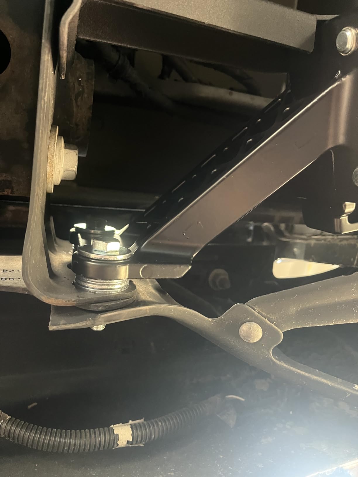 Bed Step Compatible with 2019-2024 Dodge Ram 2500 3500 Replaces# 82215842AE customer photo 2