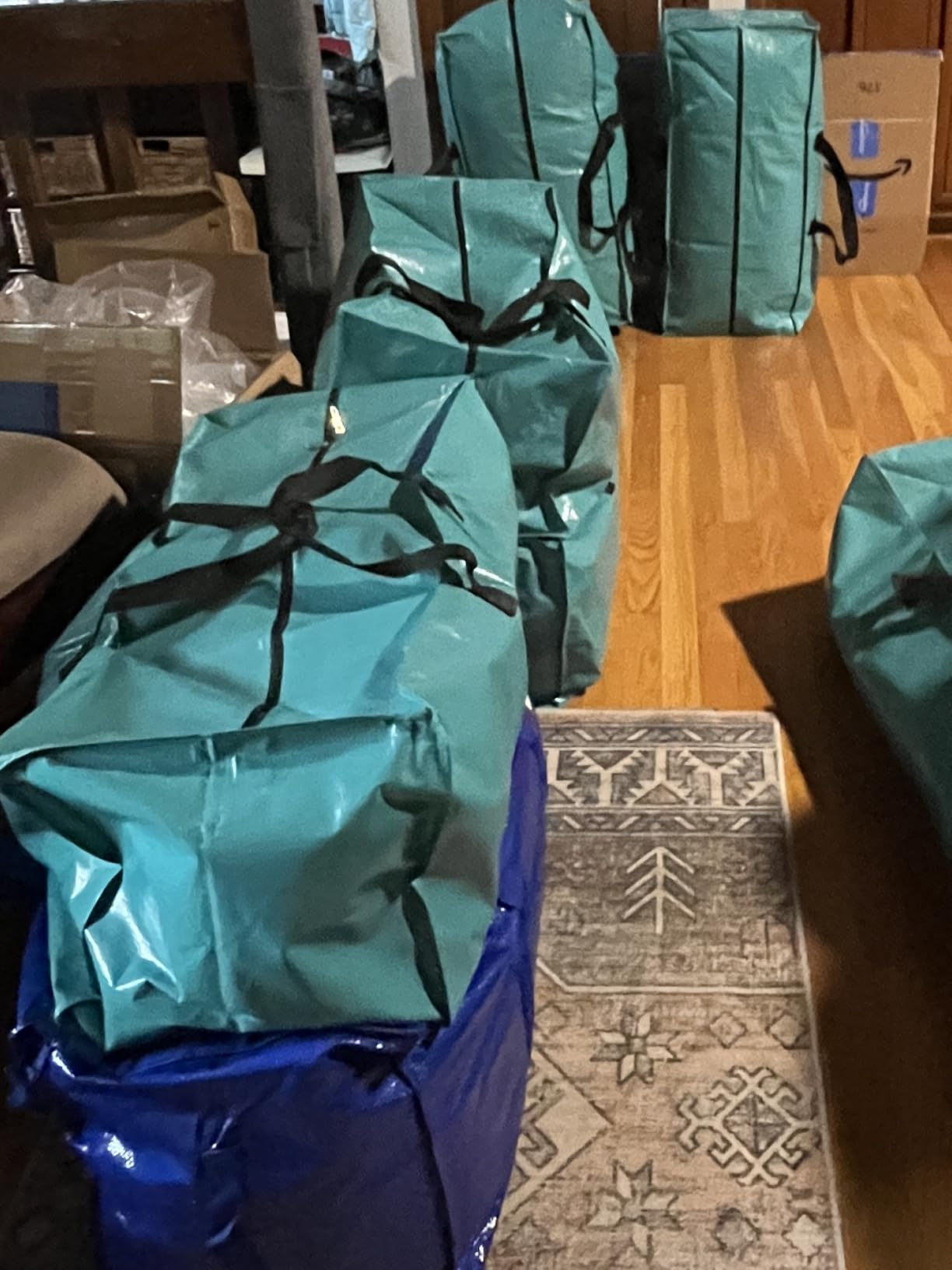 Cosy Family 4 Pack Heavy Duty Extra Large Moving Bags with Backpack Straps - Strong Handles & Zippers, Storage Totes For Space Saving, Fold Flat, Alternative to Moving Box (X-Large-Set of 4, Blue) customer photo 1