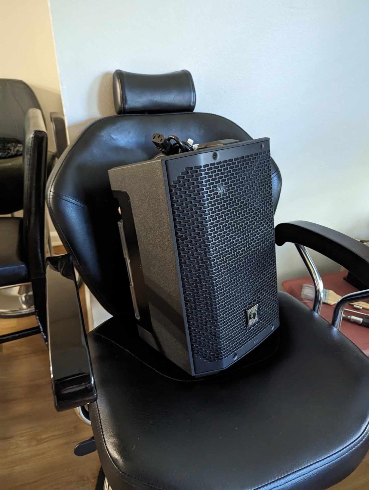 Electro-Voice Everse 8 8 Battery Powered Weatherized Pa Speaker (Black) customer photo 1