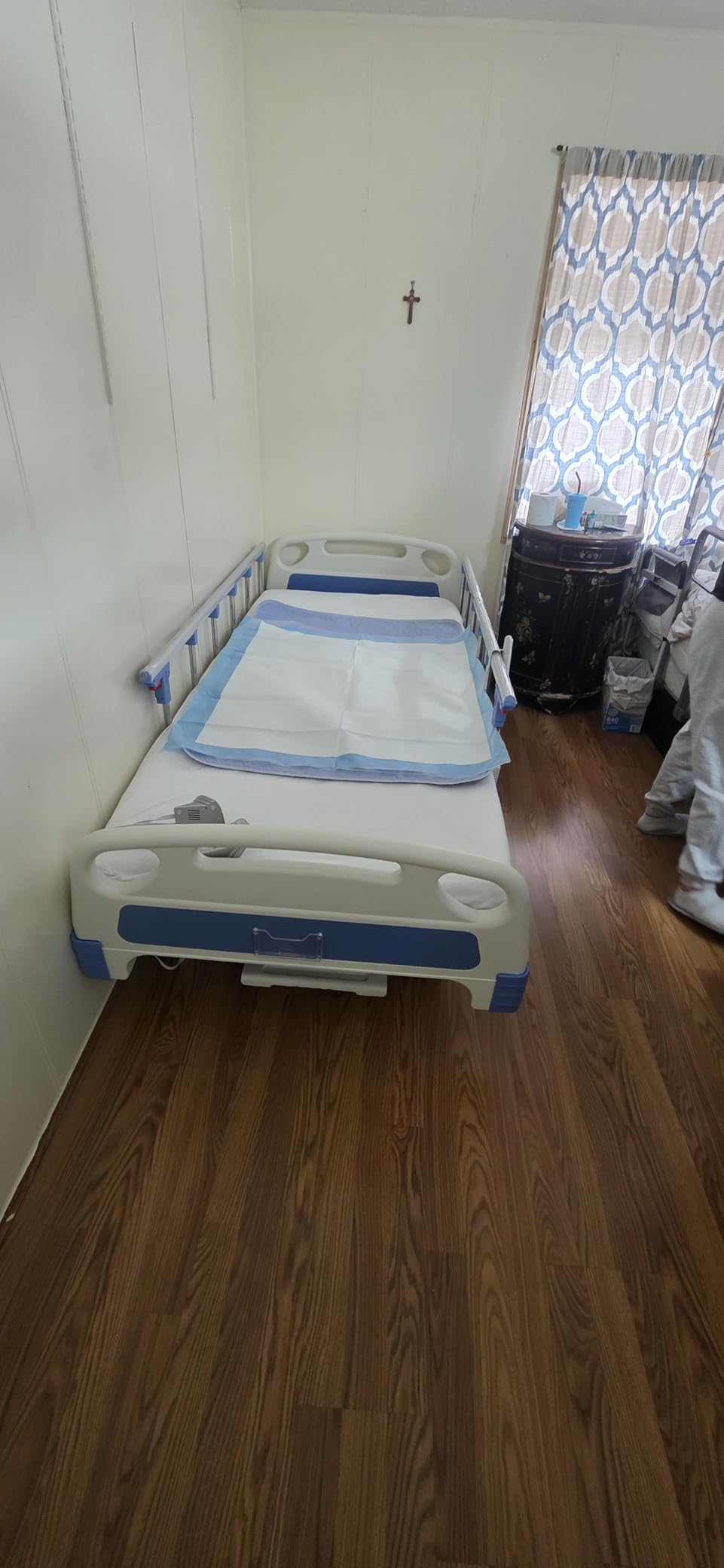 Point A PAM‑3 Premium Full Electric Hospital Bed – 4.7
