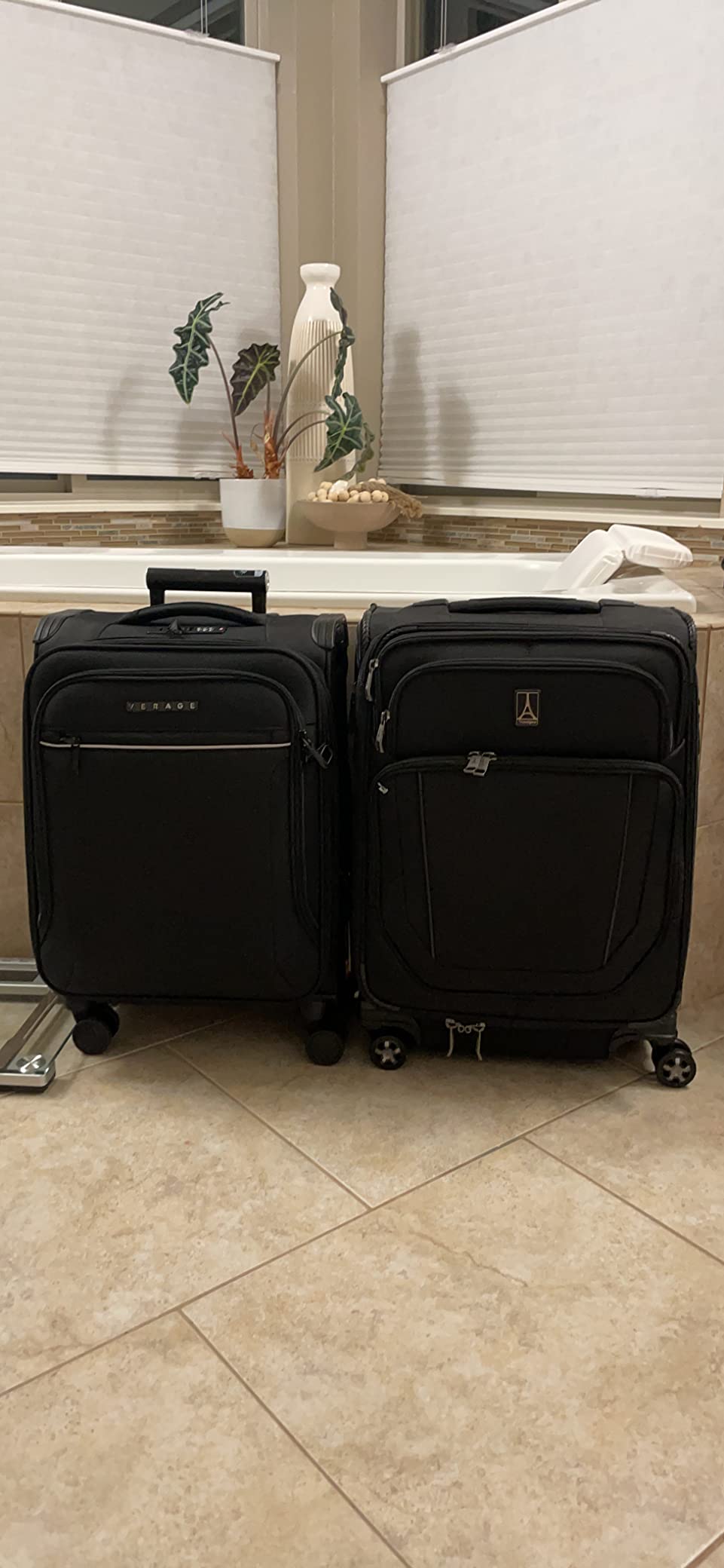 Verage Toledo Softside Expandable Suitcase with Spinner Wheels, Lightweight Luggage with Flashlight, Men and Women,Navy, Checked-Large 29-Inch customer photo 1