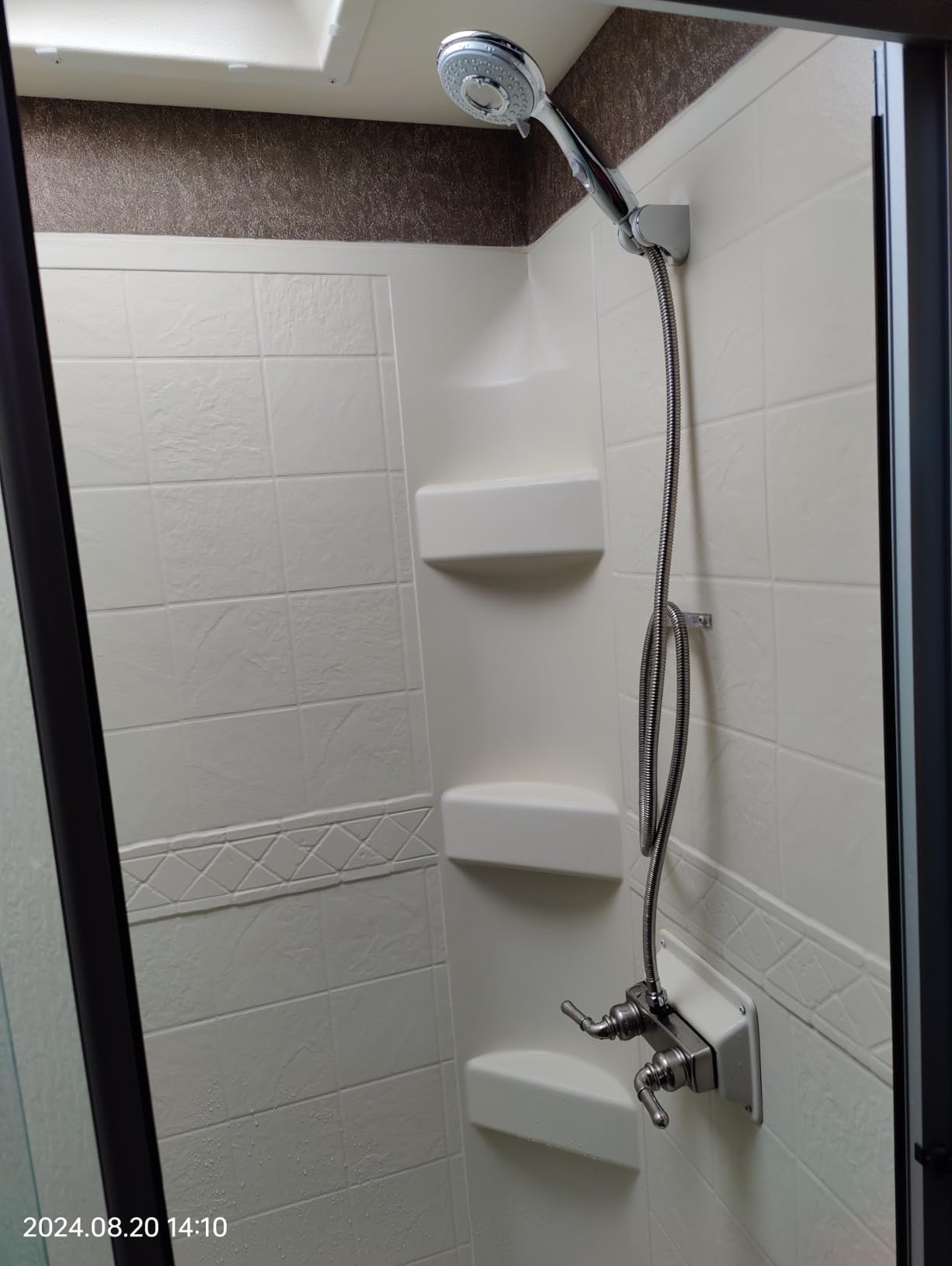 RV Shower Head with Hose and on off switch - High pressure shower head replacement for Bath room、RV、Motor home、Boat、Travel Trailer and Camper - with Stainless Steel 60'' Hose and bracket customer photo 1