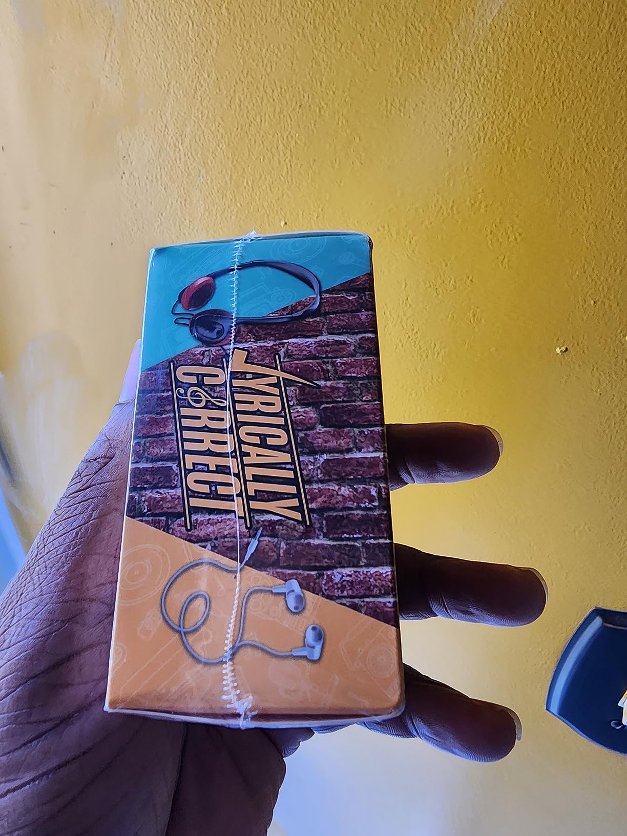 Lyrically Correct '90s & 2000s Hip-Hop & R&B Music Trivia Card Game customer photo 2