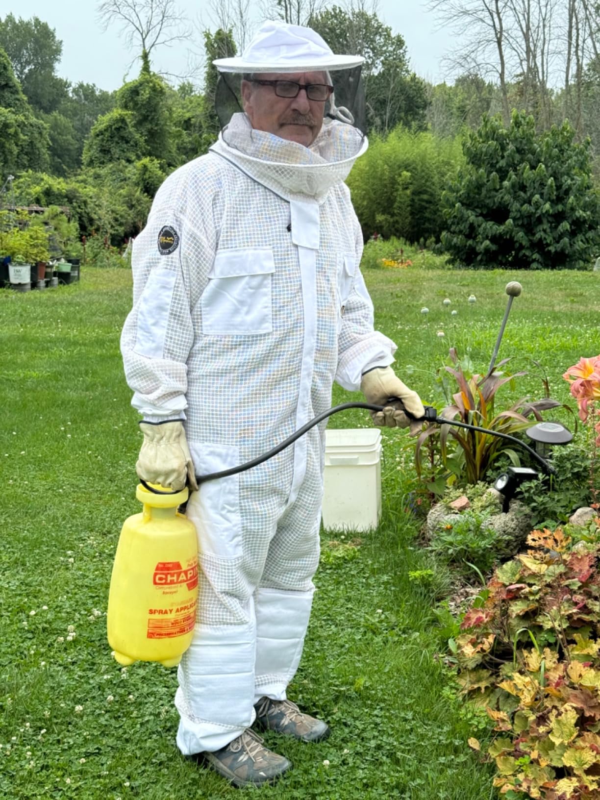 3-Layer Ultra Ventilated Sting Proof Bee Suit for Men & Women – Premium Beekeeping Suit with Bee Gloves & Two Detachable Beekeeping Veils (White XL) customer photo 2