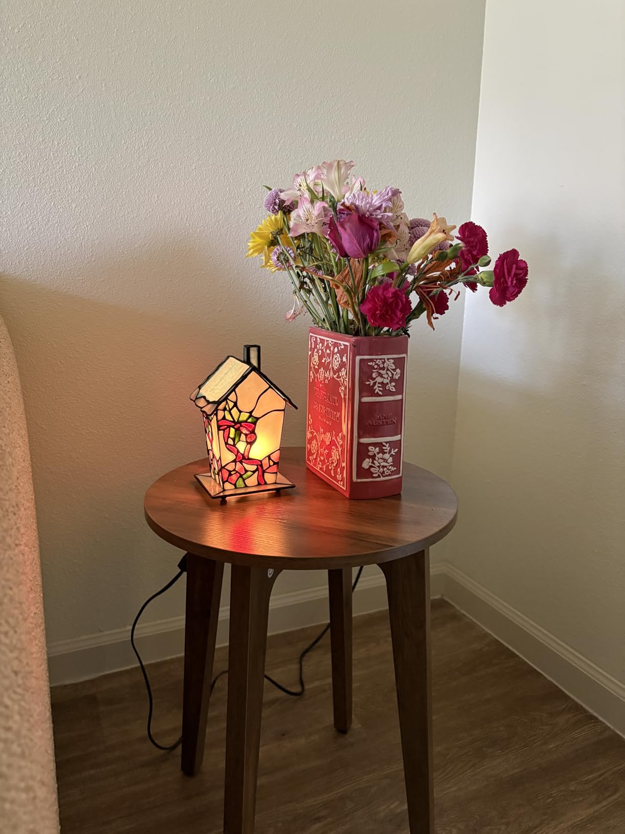 VASAGLE Round Side Table with Lower Shelf, End Table for Small Spaces customer photo 1