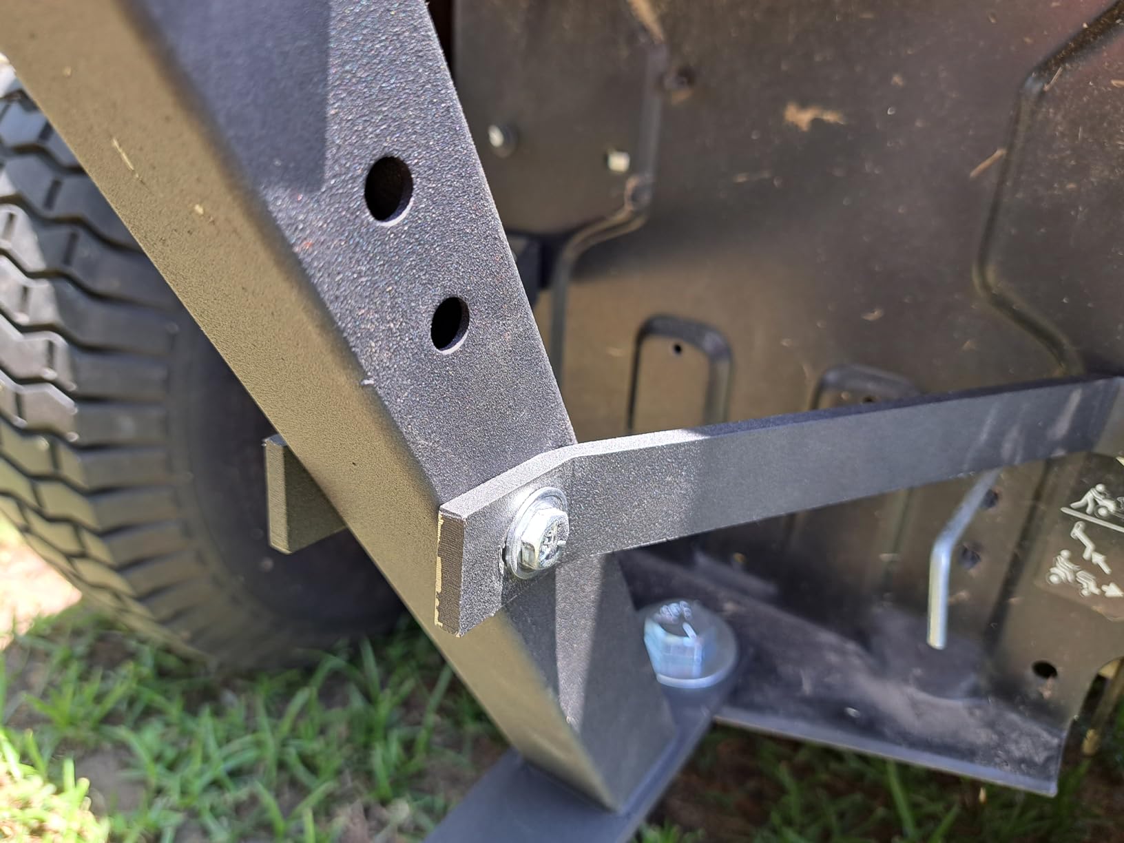 lifgarfe Lawn Mower Trailer Tow Hitch Garden Tractor Tow Hitch Fit for John Deere Cub Cadet Husqvarna Riding Mowers customer photo 1