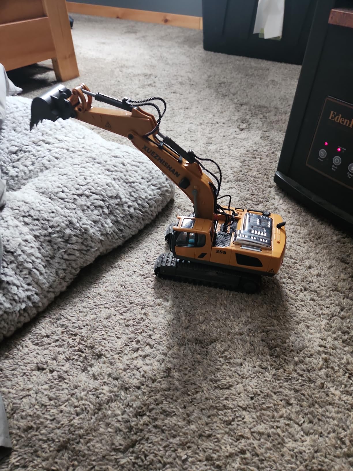 KidsFaves Remote Control Excavator Toys for Boys Realistic Metal Bucket customer photo 2