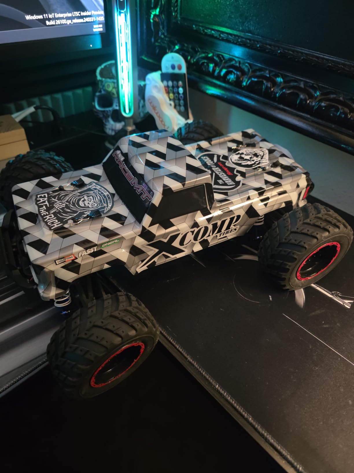 HAIBOXING 903A, 1/12 Scale Brushless RC Cars, 4X4 Off-Road RC Monster Truck customer photo 2