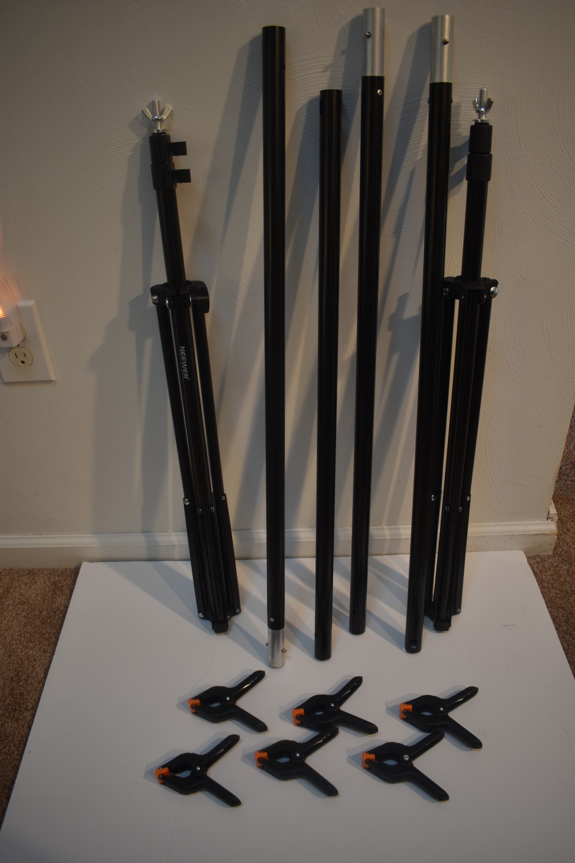NEEWER 8.5x10ft Adjustable Backdrop Stand Kit, Photography Background Support System with 4 Crossbars, 6 Spring Clamps, 6 Backdrop Clips, 2 Sandbags, and Carrying Bag for Photo Video Party Ceremony customer photo 1