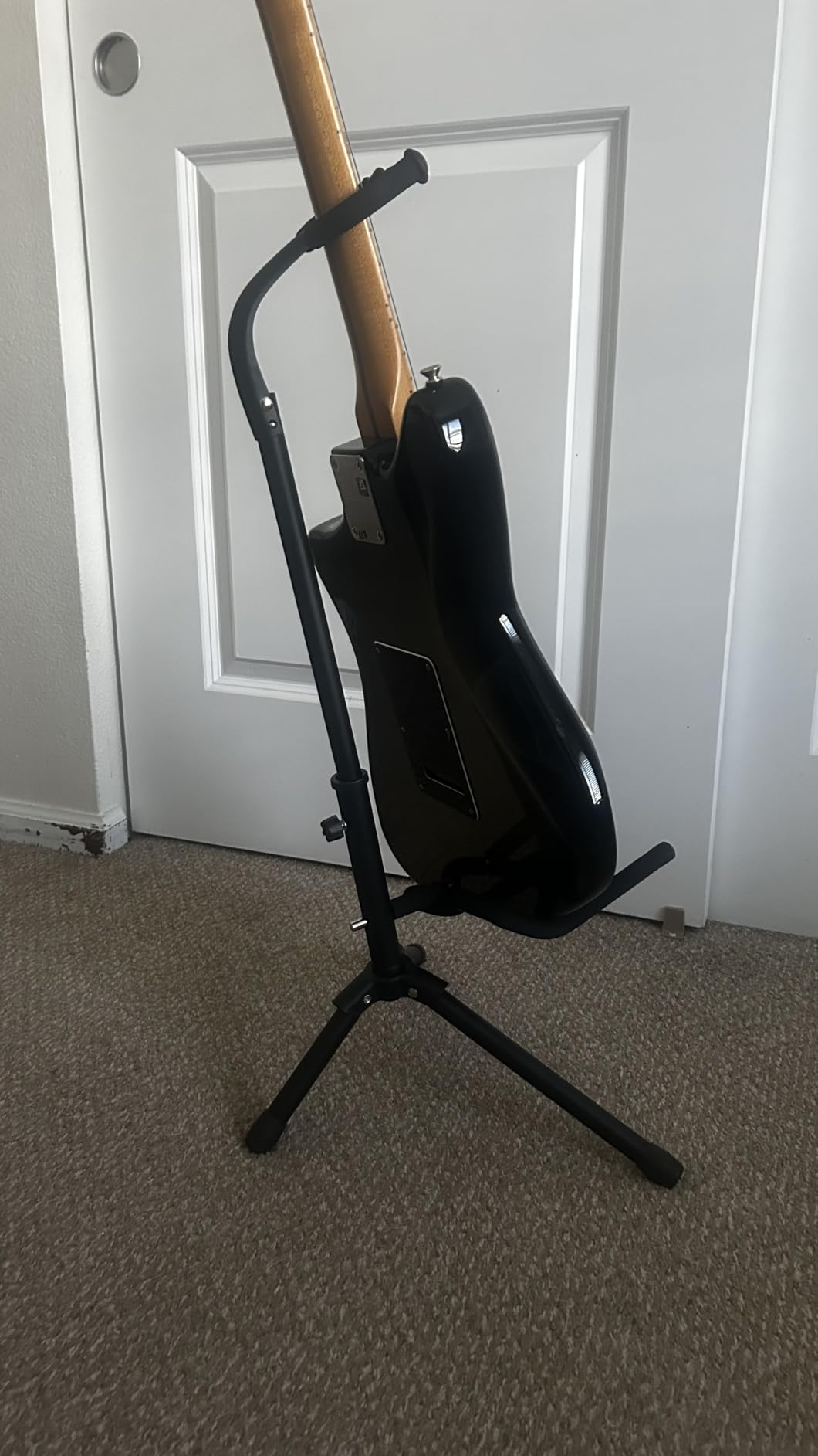 Amazon Basics Height Adjustable Foldable Guitar Stand with Secure Support, Padded Non-Slip Floor Stand for Acoustic, Electric, Bass and Banjos, Portable Display Stand, Black customer photo 2