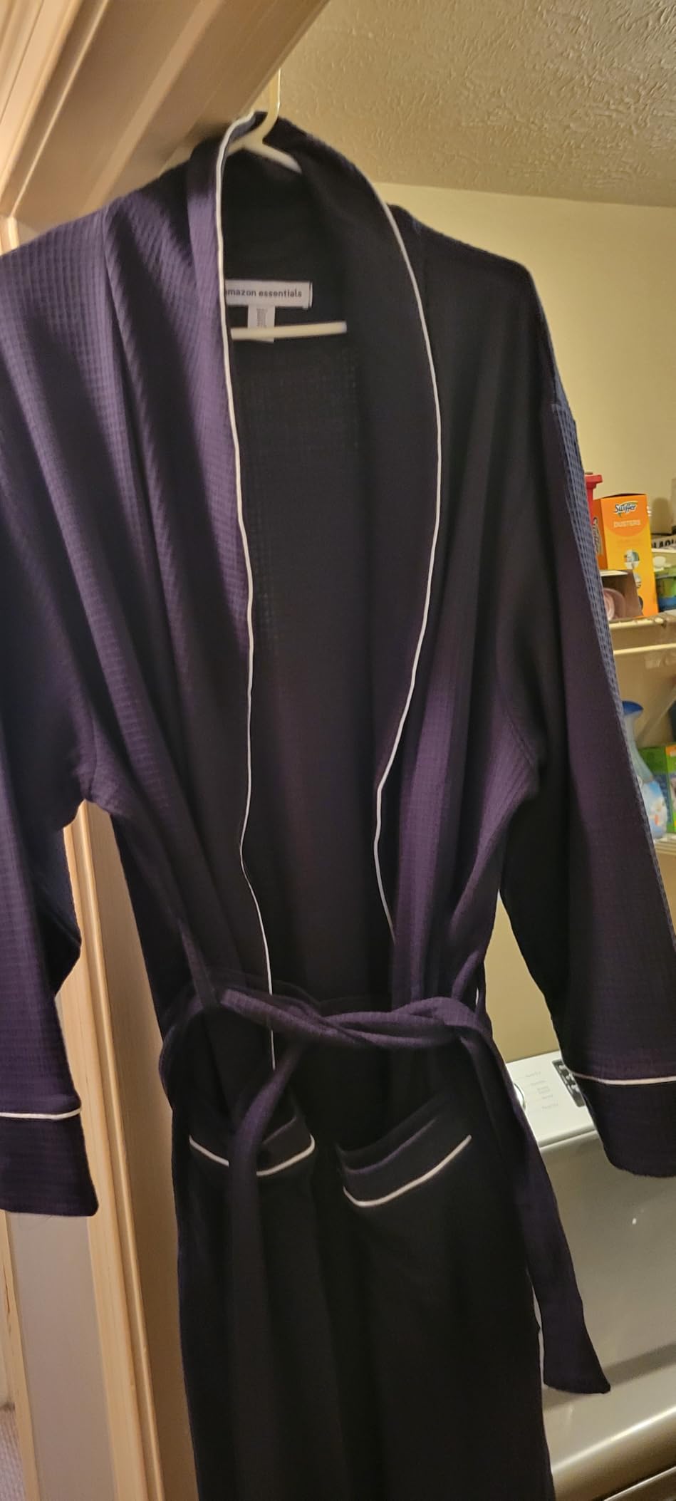 Amazon Essentials Men's Lightweight Cotton Waffle Bath Robe, Mid-Length Loungewear (Available in Big & Tall) customer photo 2