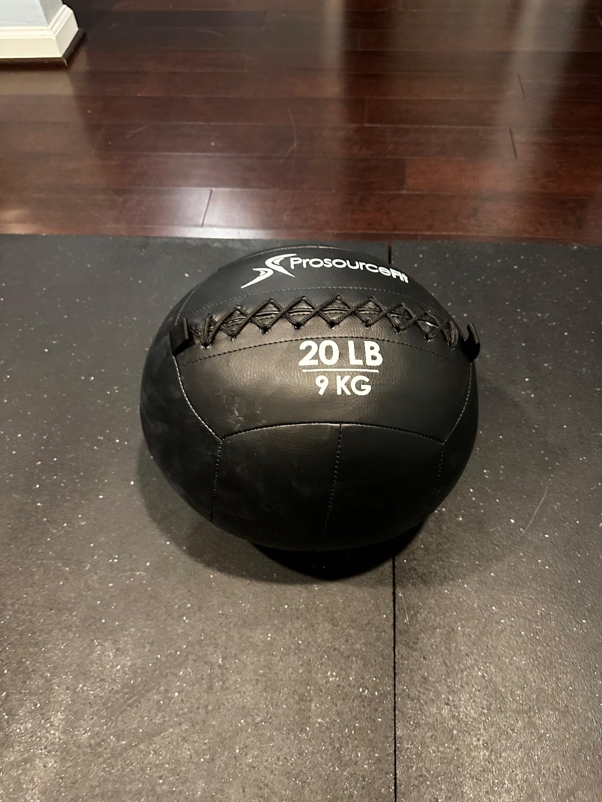 ProSource Soft Medicine Balls for CrossFit Wall Ball and Full Body Dynamic Exercises, Color-Coded Weights: 6, 8, 10, 14, 20, 25 lb. customer photo 1