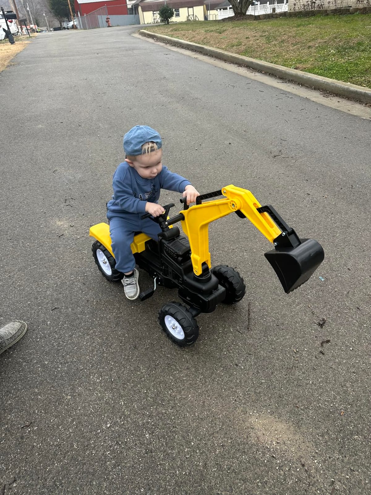 Aosom Kids Ride On Excavator Pedal Digger for Kids & Toddlers 3+ Yellow customer photo 1