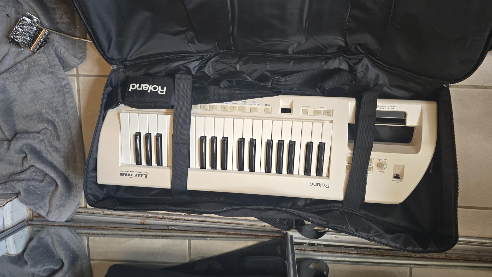 SNIGJAT 76 Key Keyboard Case Soft with Adjustable Padded Shoulder Straps customer photo 1