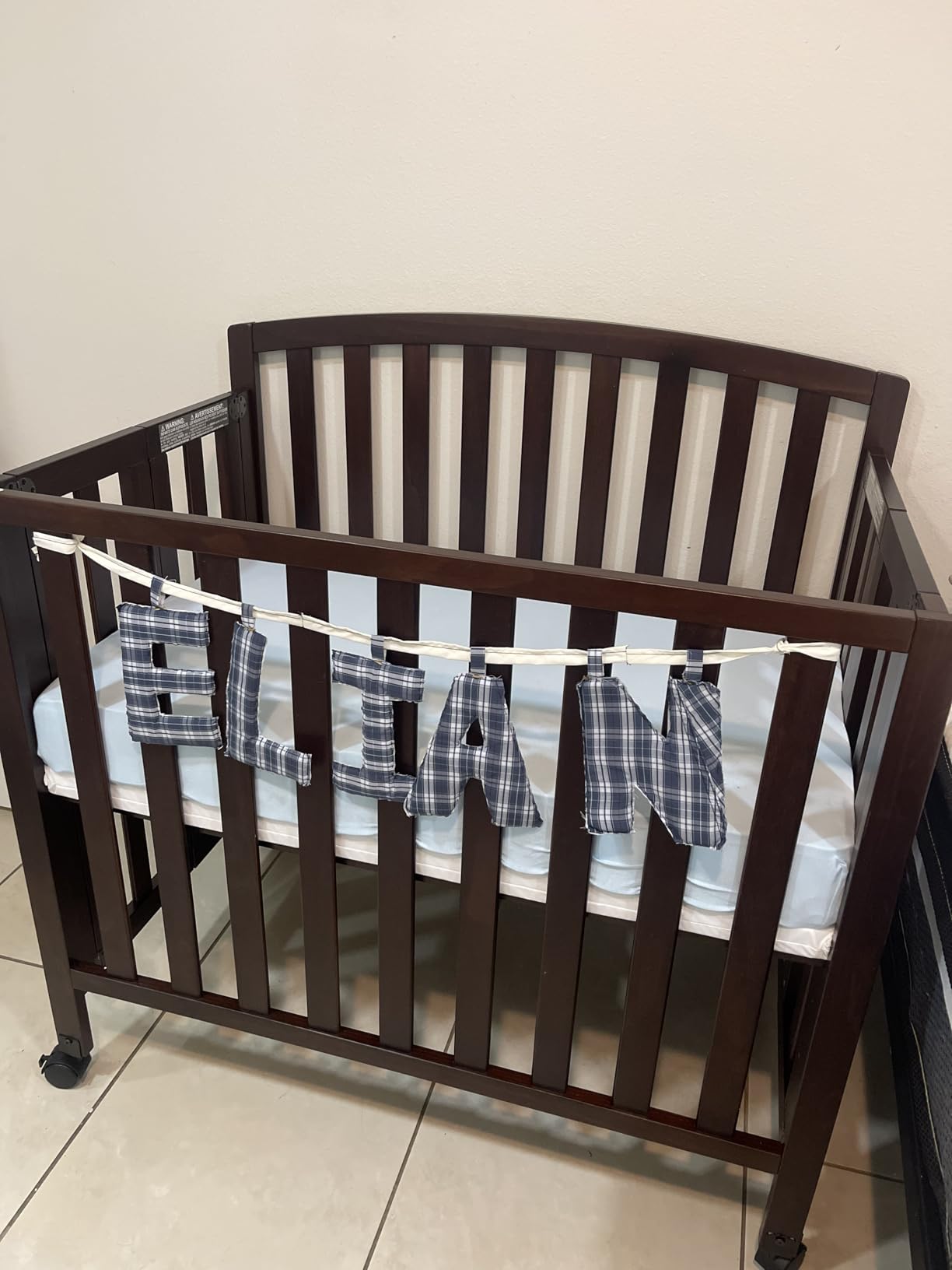 DaVinci Dylan 3-in-1 Convertible Portable Mini Crib, Ebony customer photo 1