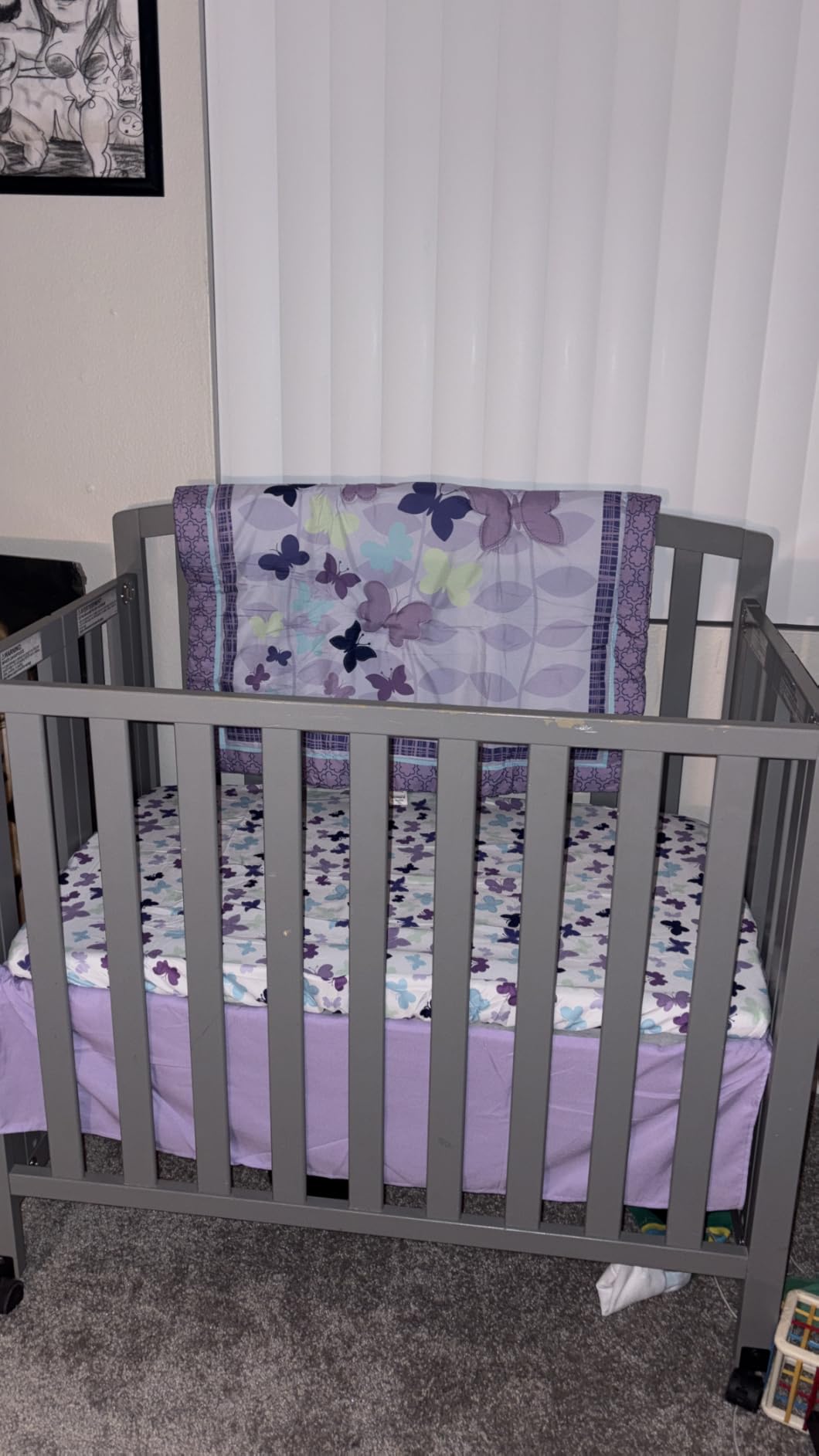 DaVinci Dylan 3-in-1 Convertible Portable Mini Crib, Ebony customer photo 2
