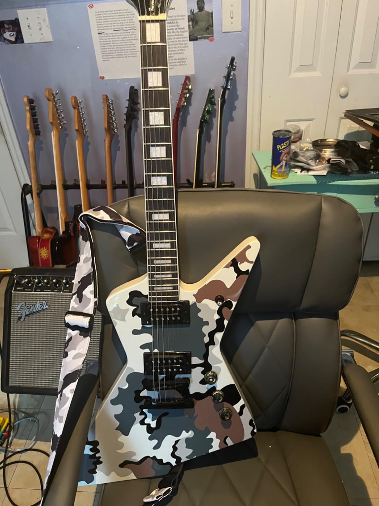 WestCreek Revenge Solid Body Electric Guitar, Heavy Metal Guitar, Right Handed, Alnico Humbucker Pickups, Rounded End Jumbo Frets, Bone nut, Rosewood Fretboard, Mahogany Body Purple customer photo 1