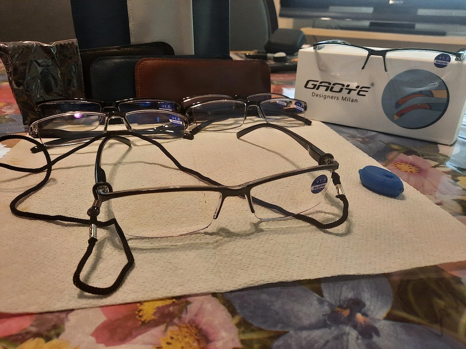 Gaoye Executive Style Reading Glasses Men - Durable Readers with Blue Light Filtering- Comfortable Fit with TR90 Frames customer photo 1