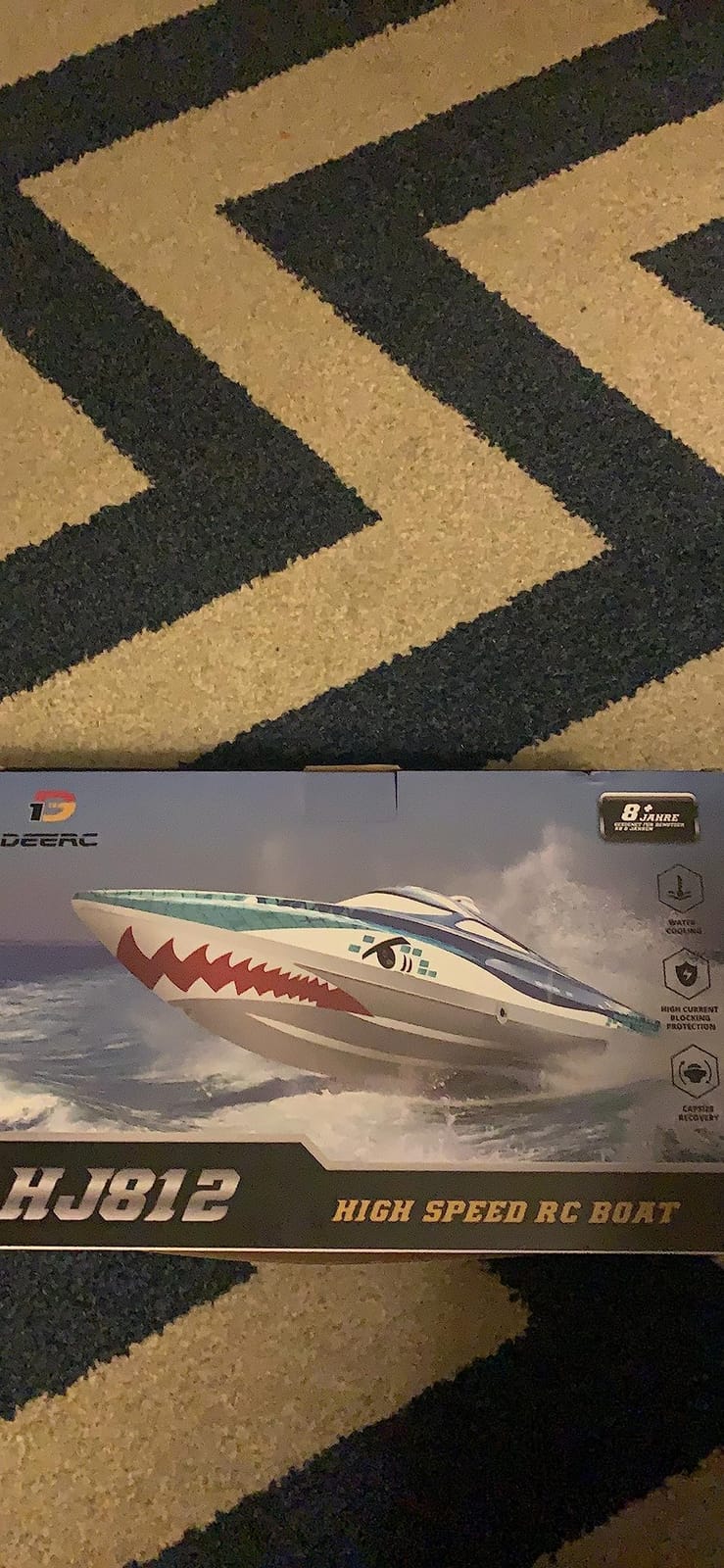 DEERC High-Speed RC Boat, 20+ MPH, Fast Remote Control Shark Racing Boat customer photo 1
