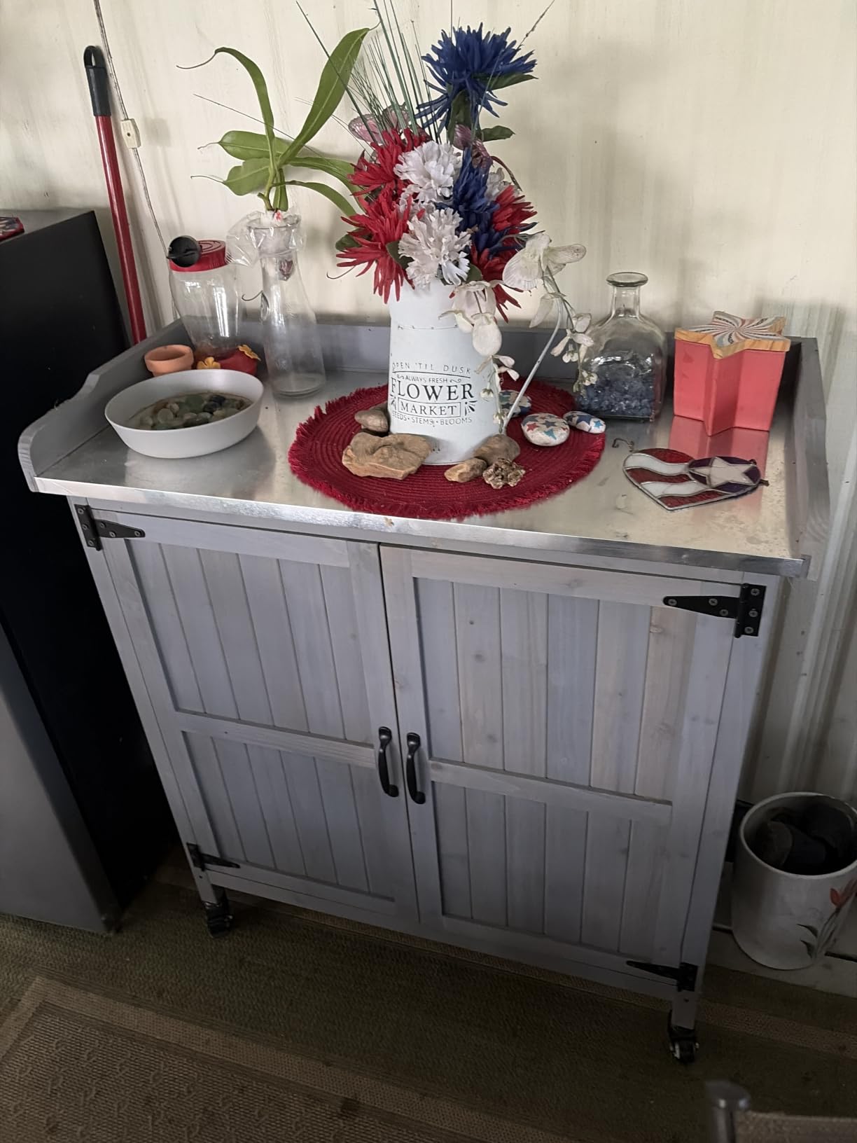 Yaheetech Rolling Potting Bench Outdoor Storage Cabinet, Metal Top, Brown customer photo 1