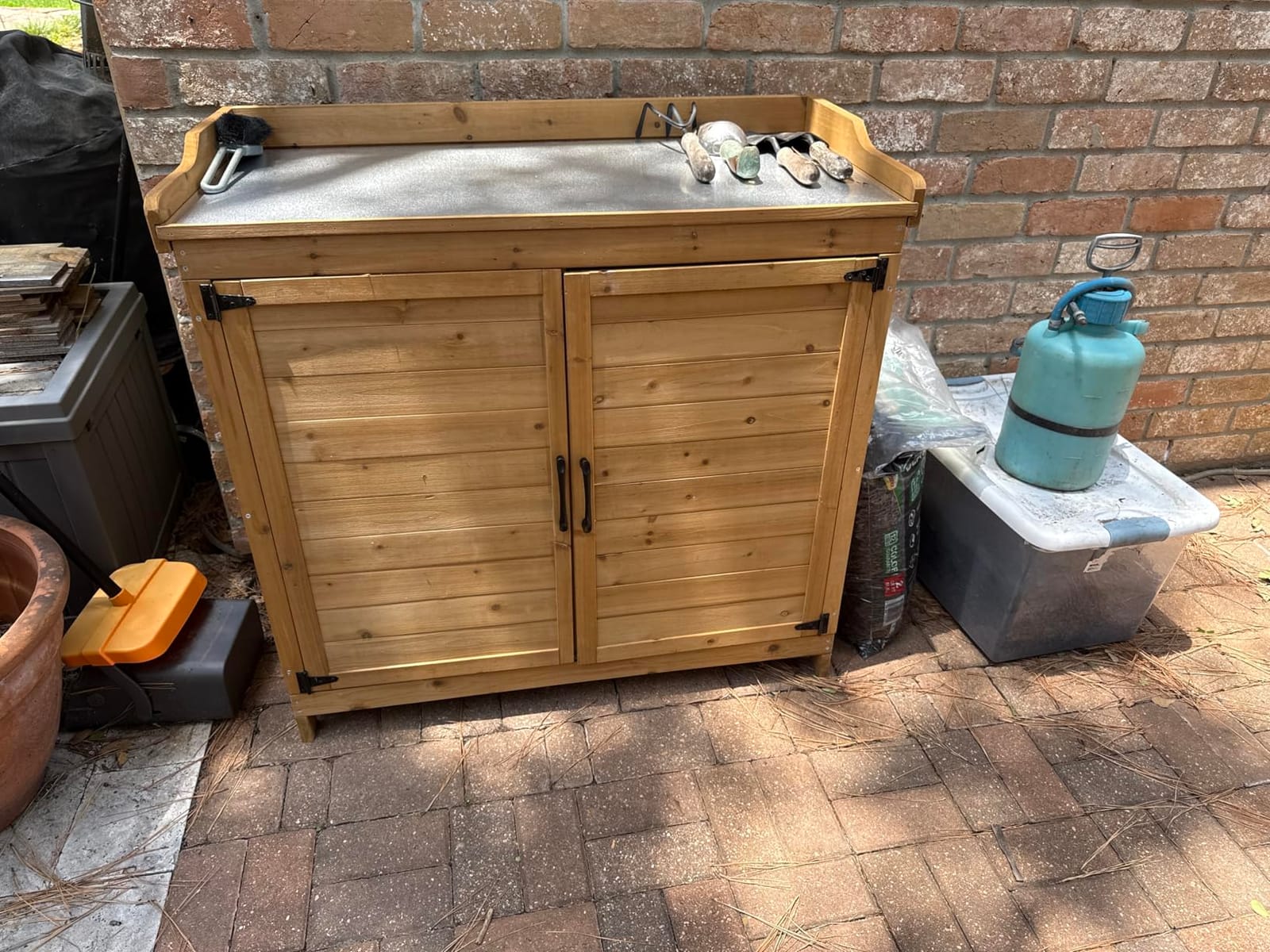 Gizoon Outdoor Potting Bench with Metal Tabletop, Wooden Cabinet, Natural customer photo 2