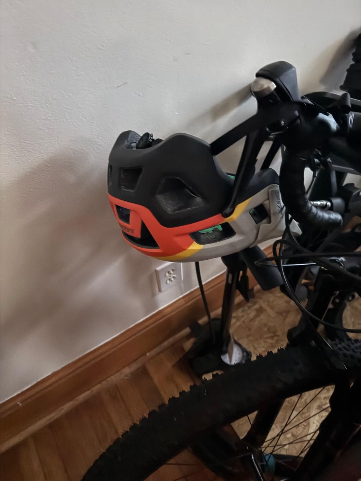 LAZER Coyote KinetiCore Bike Helmet, Bicycling Gear for Adults, Men & Women’s Cycling Head Gear customer photo 1