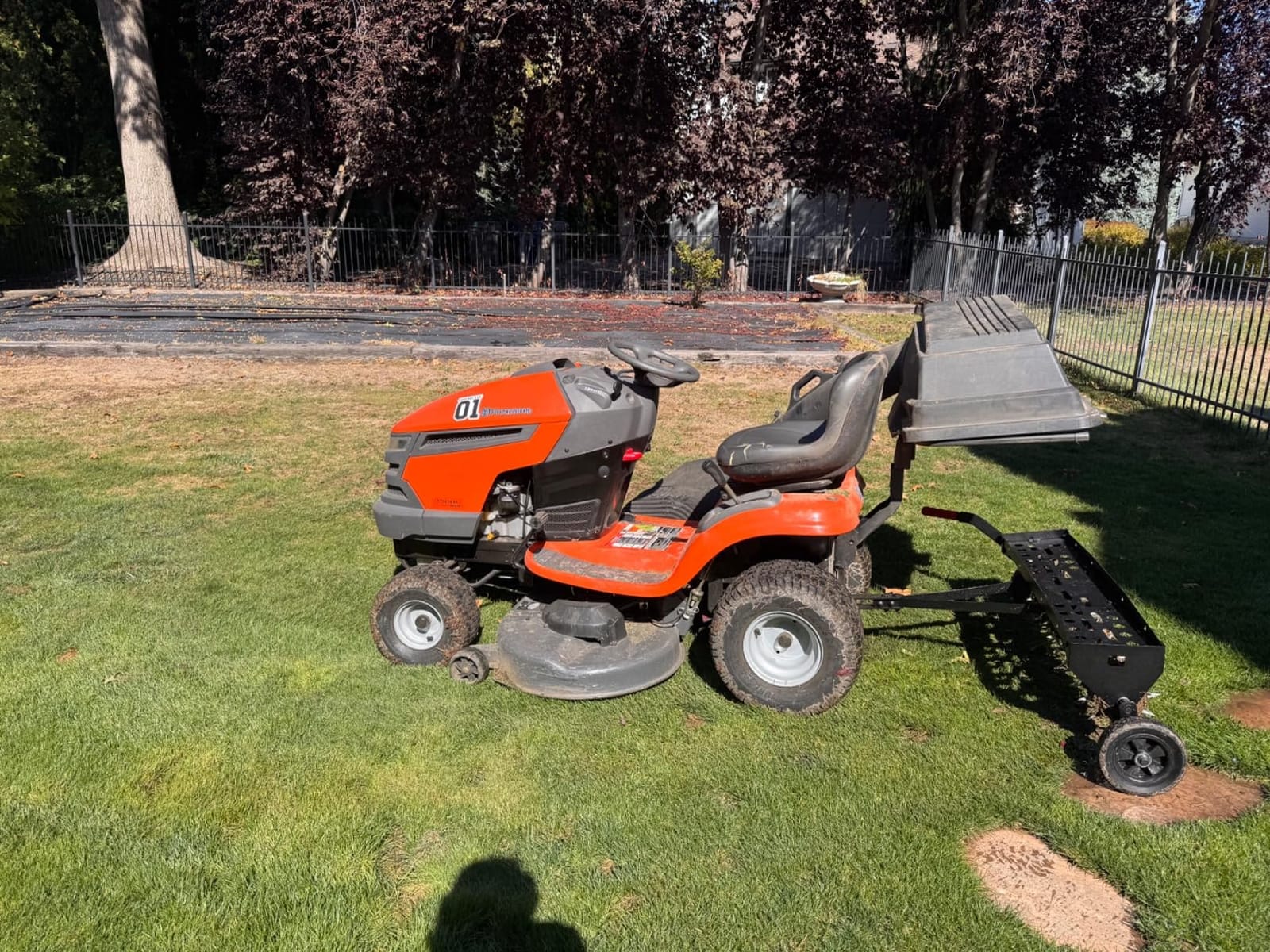 Suchtale 40-Inch Tow Behind Spike Aerator with Galvanized Steel Tines, Durable Lawn Aerator Soil Penetrator Spikes Tractor with Extra-Wide Tow Bar for Lawn and Farm, Black customer photo 1