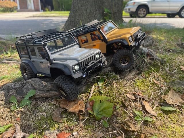 Traxxas TRX-4M 4X4 Crawler with Land Rover Defender Body customer photo 1