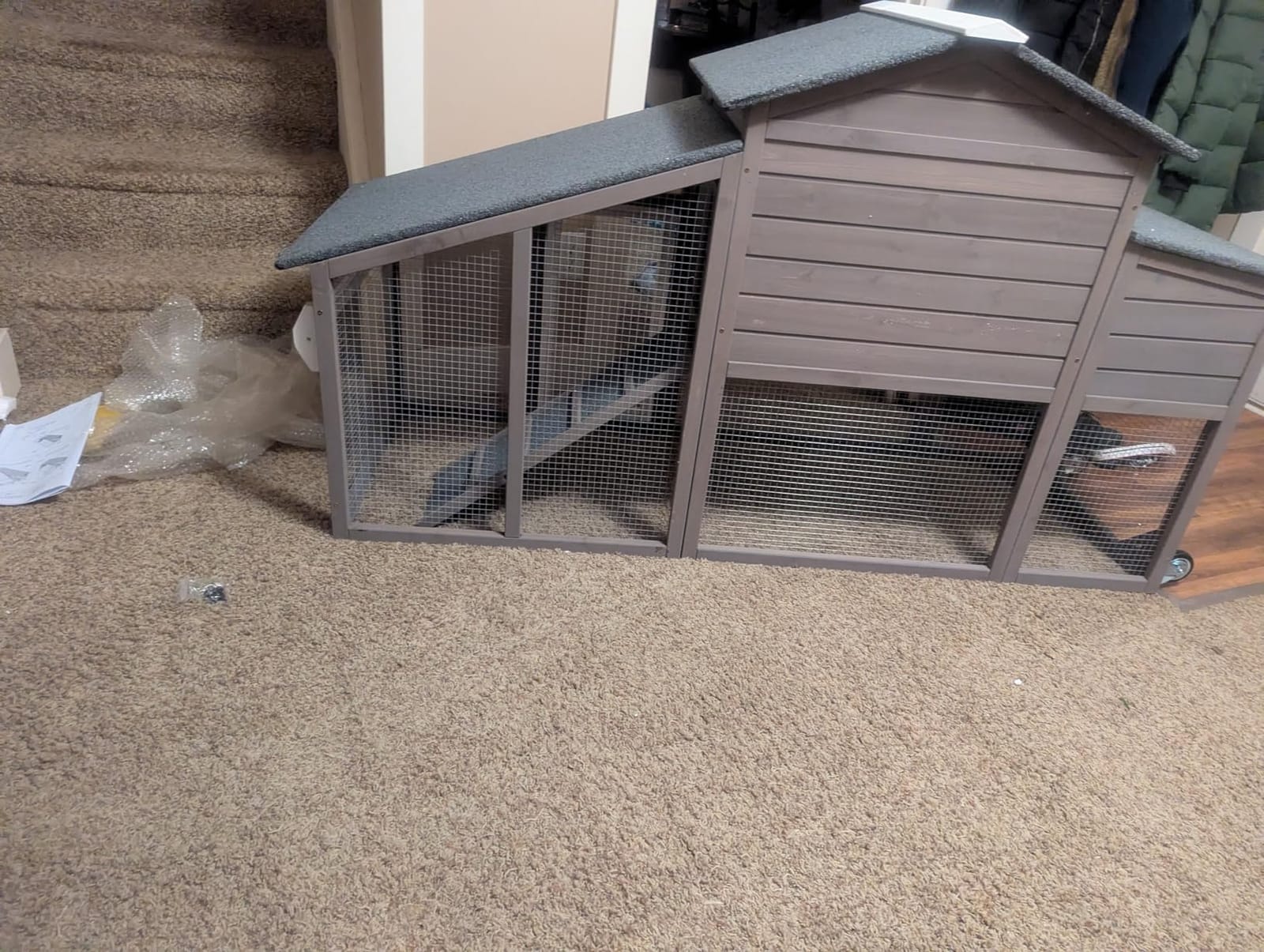Ketive Large Wooden Chicken Coop with Run and Wheels, Grey customer photo 1