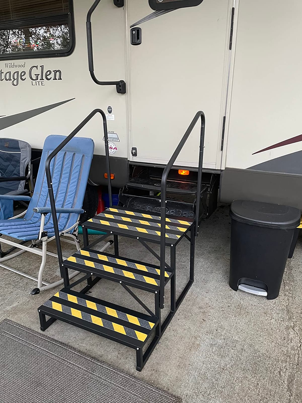 3 Step RV Stairs, Hot Tub Steps, Outdoor Spa Step Ladder with Handrail,Portable Economy 5th Wheel Stair for Travel Trailer, Motor Home, Camper and Porch with Non-Skid Tapes customer photo 2