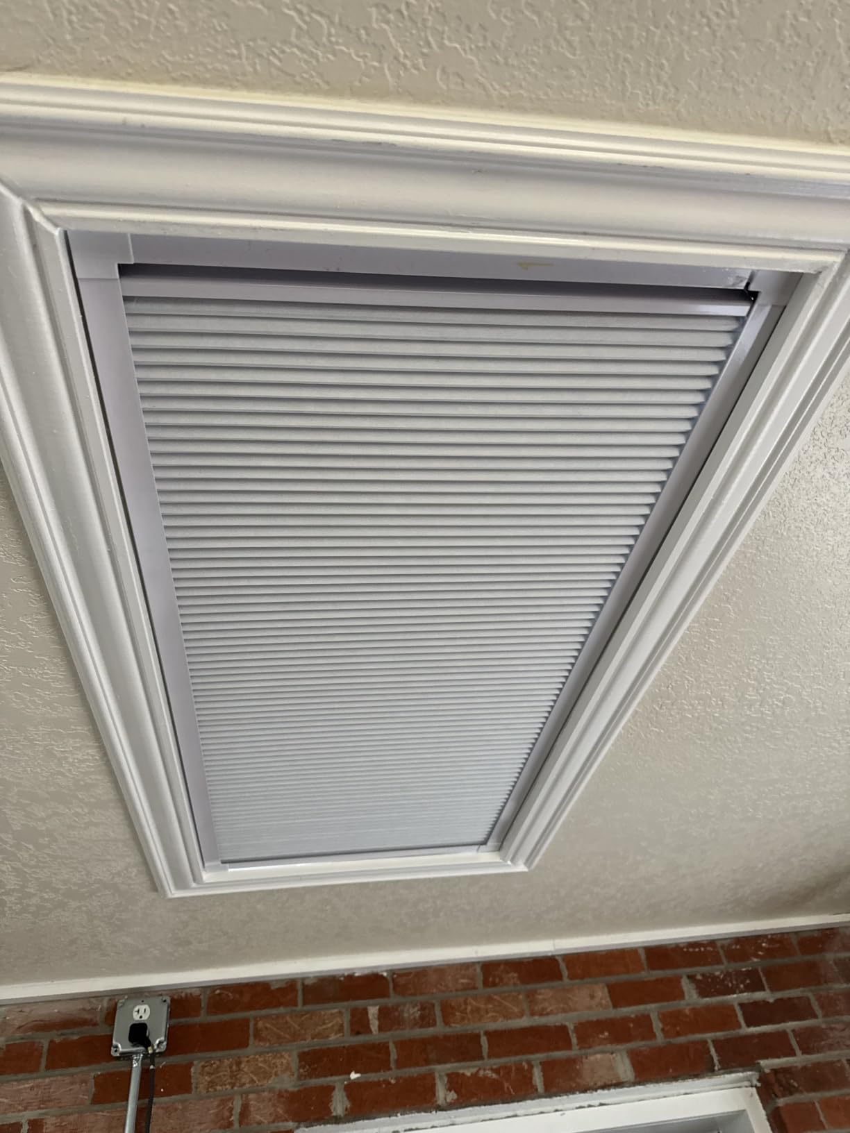 MaKefeile Skylight Shades Blinds Skylights Cover Blackout Cellular Shades Cordless Skylight Shades for Ceiling Room Darkening Honeycomb Blinds Suitable Skylight an Room Windows,Custom Size Black. customer photo 2
