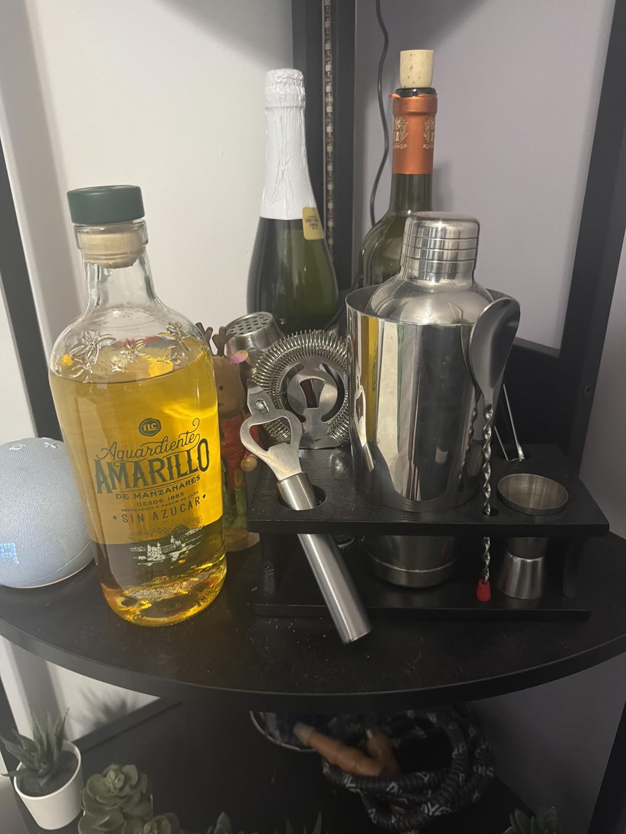 Modern Mixology Cocktail Shaker Set - Bartender Kit with Pine Stand | Leak-Proof Design | Includes Martini Shaker, Jigger, Strainer, Spoon, Tongs | Perfect Bar Tools Gift for Home Mixology (Gold) customer photo 2