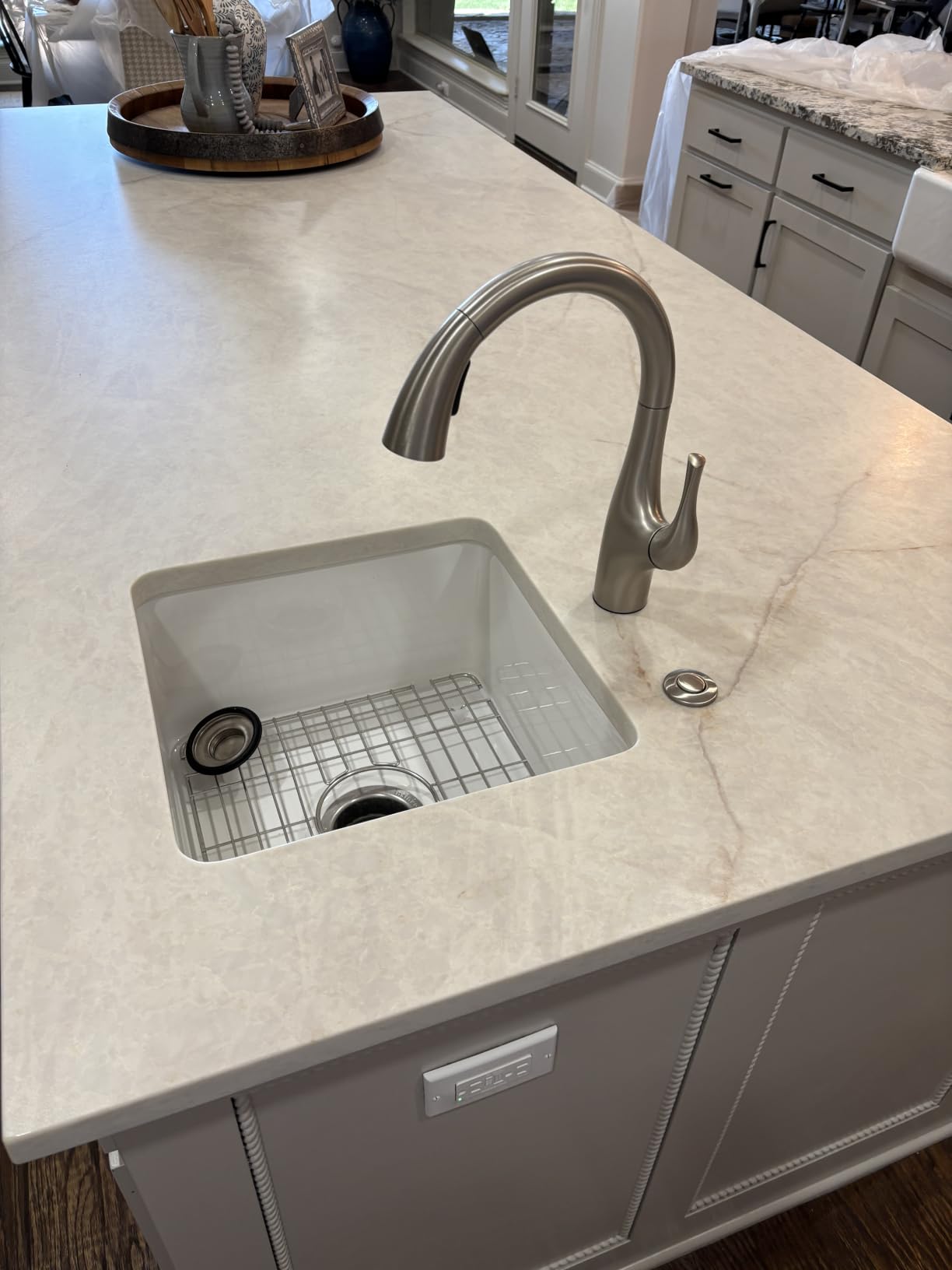 Miuara 32 x 19 Inch Undermount or Drop In Fireclay Kitchen Sink White customer photo 1