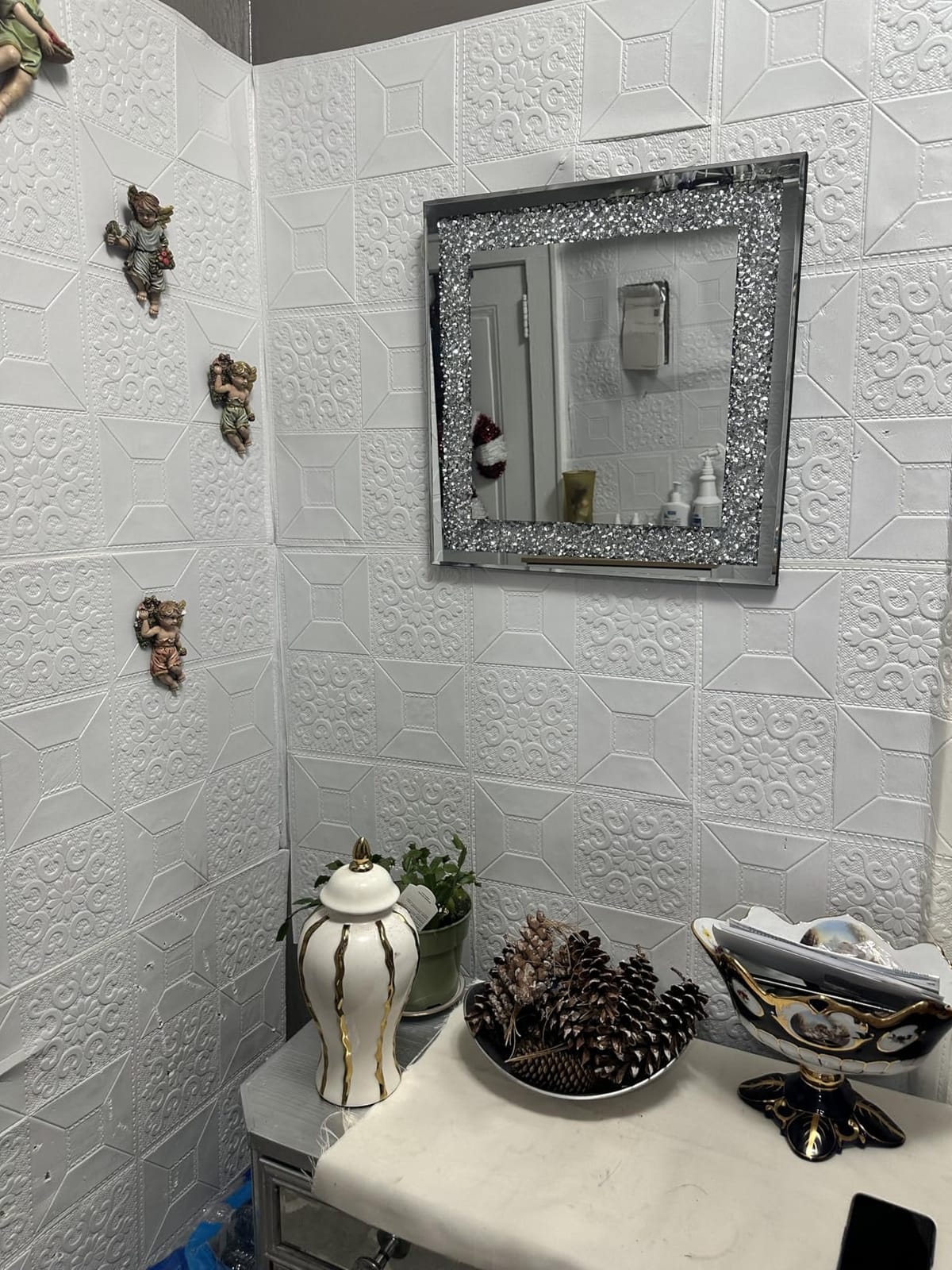 QMDECOR Crystal Crush Diamond Rectangle Silver Mirror for Wall Decoration 24x32inch Wall Hang Frameless Mirror Acrylic Diamond Decor. customer photo 2