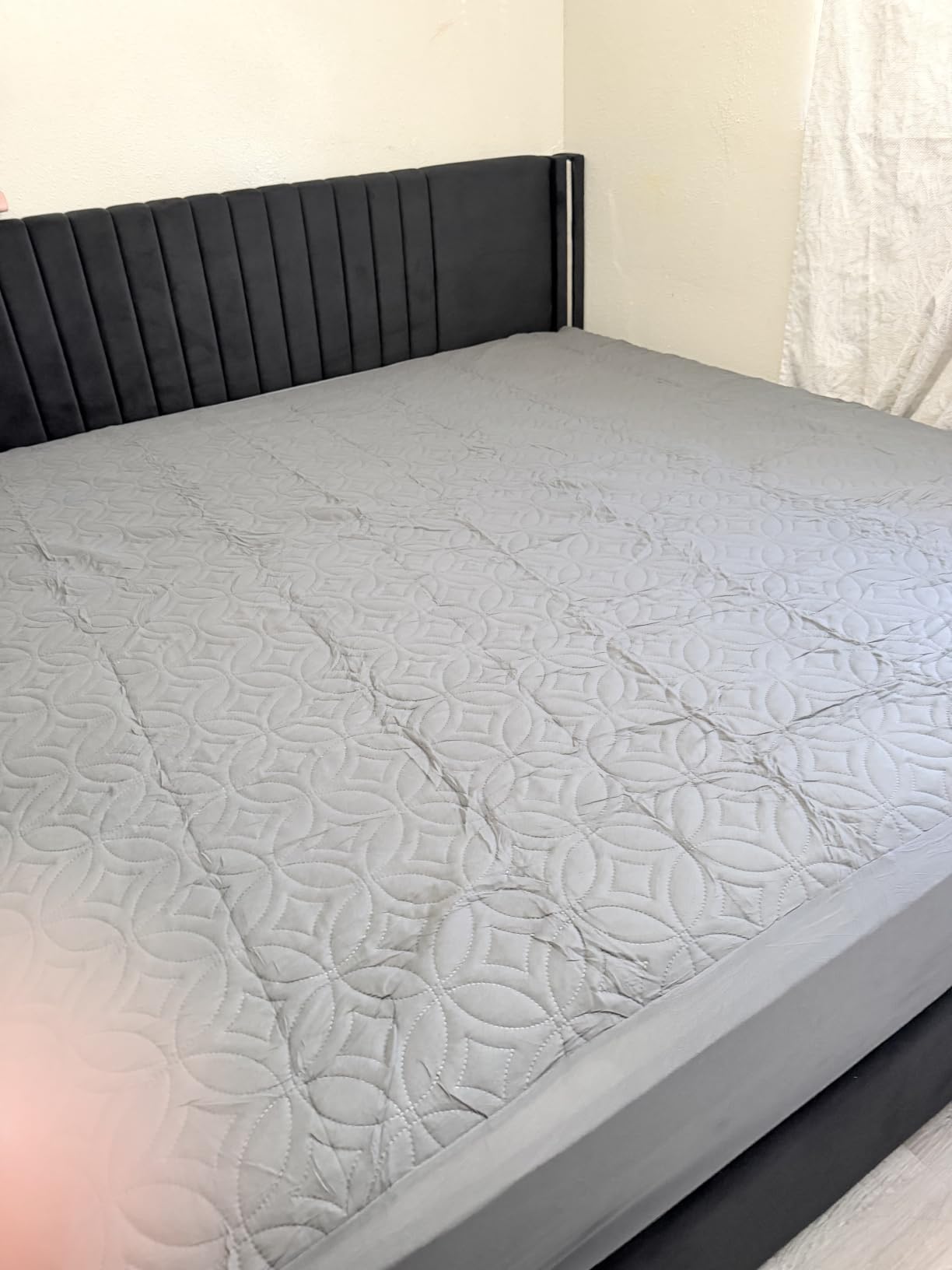 BEDLORE Waterproof Mattress Protector, Queen Size Mattress Pad Noiseless customer photo 1