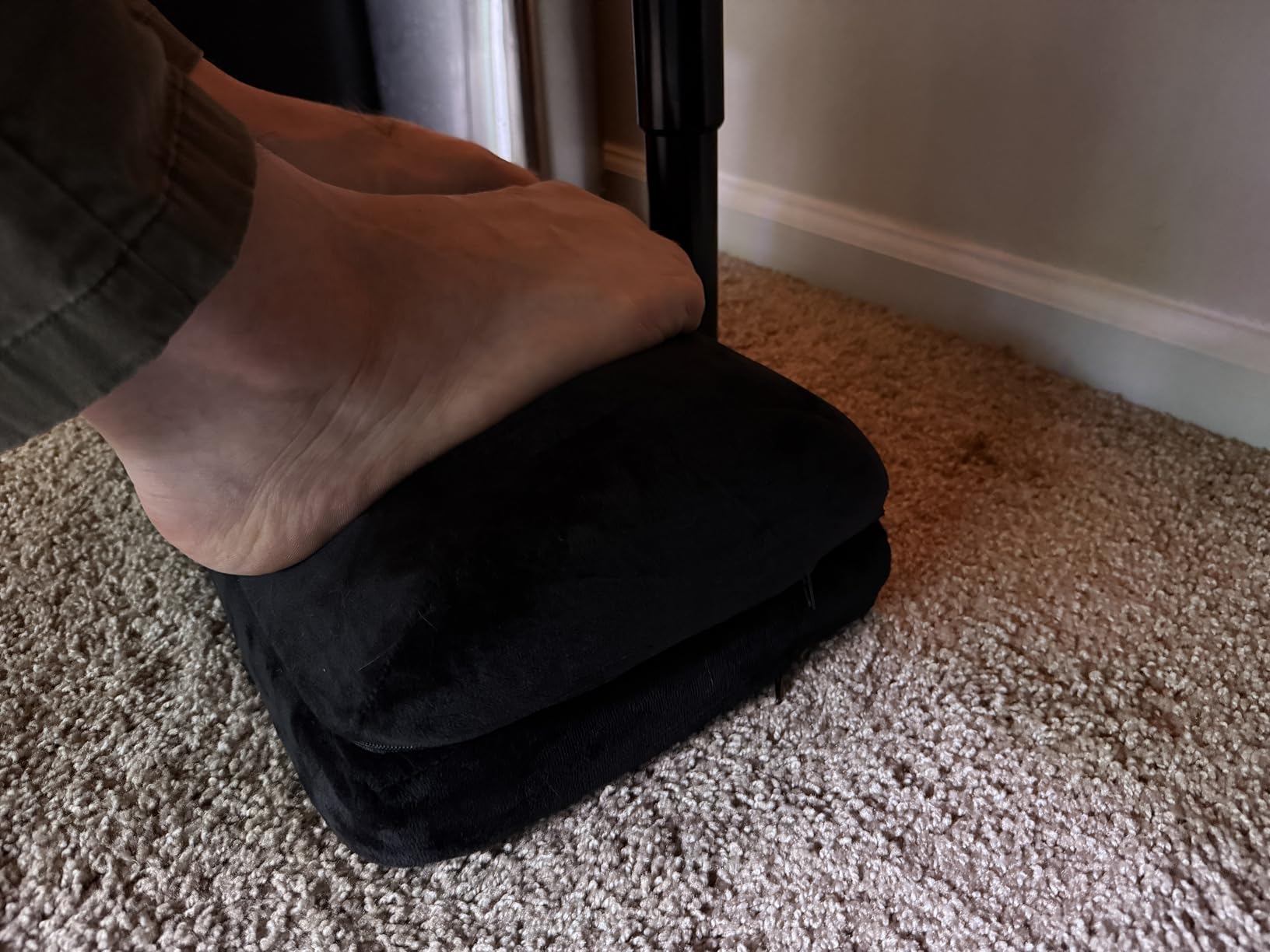 StepLively Foot Rest for Under Desk at Work, 2 Heights Foot Stool, Black customer photo 1