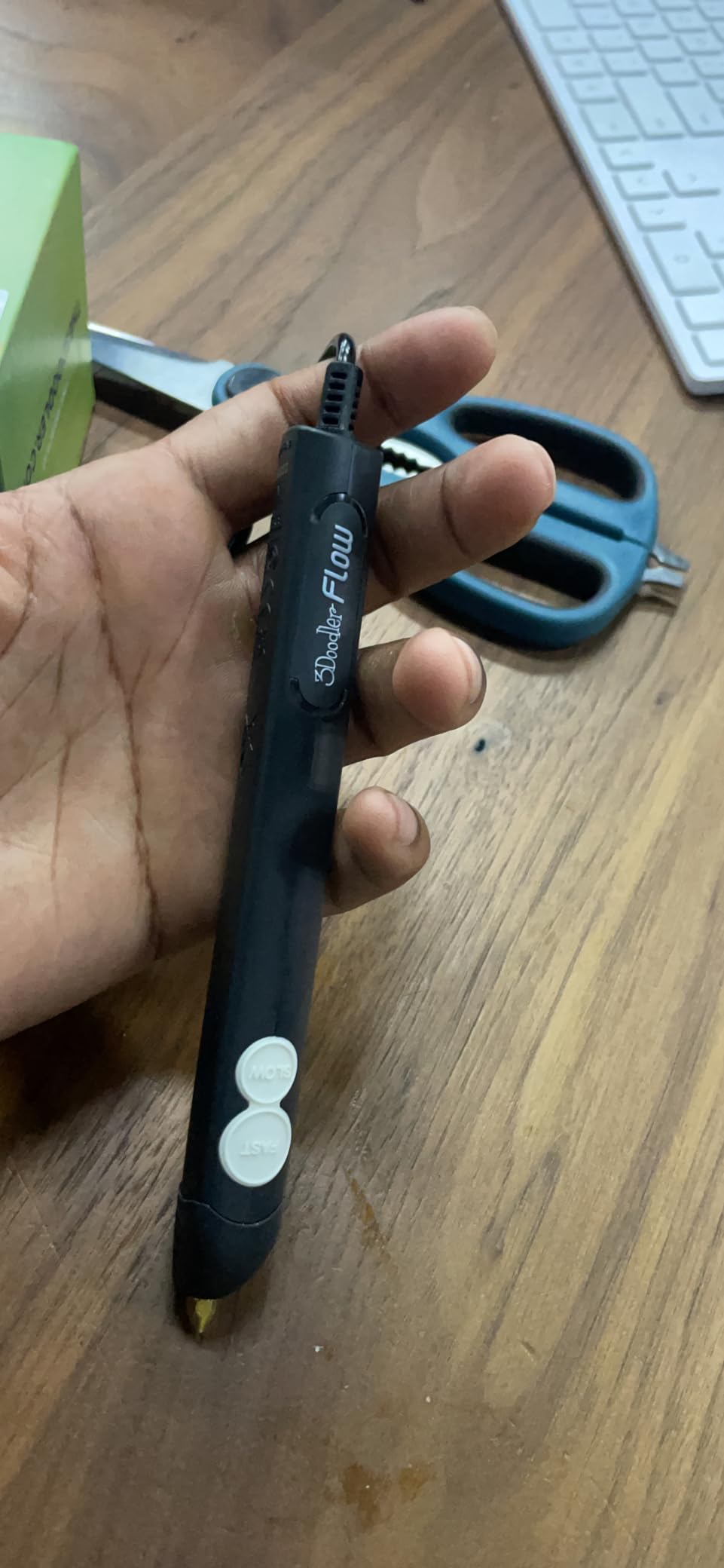 3Doodler Flow 3D Printing Pen for Teens, Adults & Creators – Black, with Free Refill Filaments, Stencil Book & Guide, 3.1 x 10.74 x 4.44 inches customer photo 2