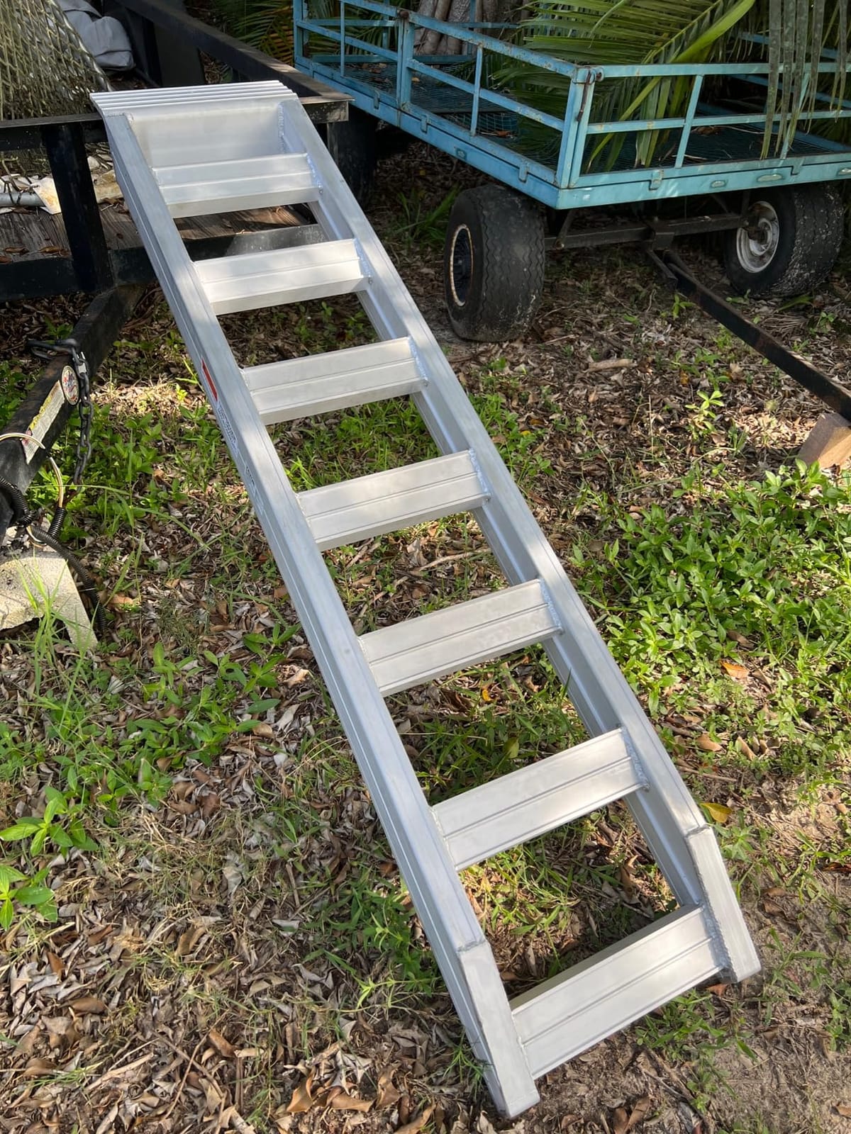VEVOR Aluminum Ramps, 8810 lbs, Heavy-Duty Ramps with Top Hook Attaching End, Universal Loading Ramp for Motorcycle, Tractor, ATV/UTV, Trucks, Lawn Mower, 72
